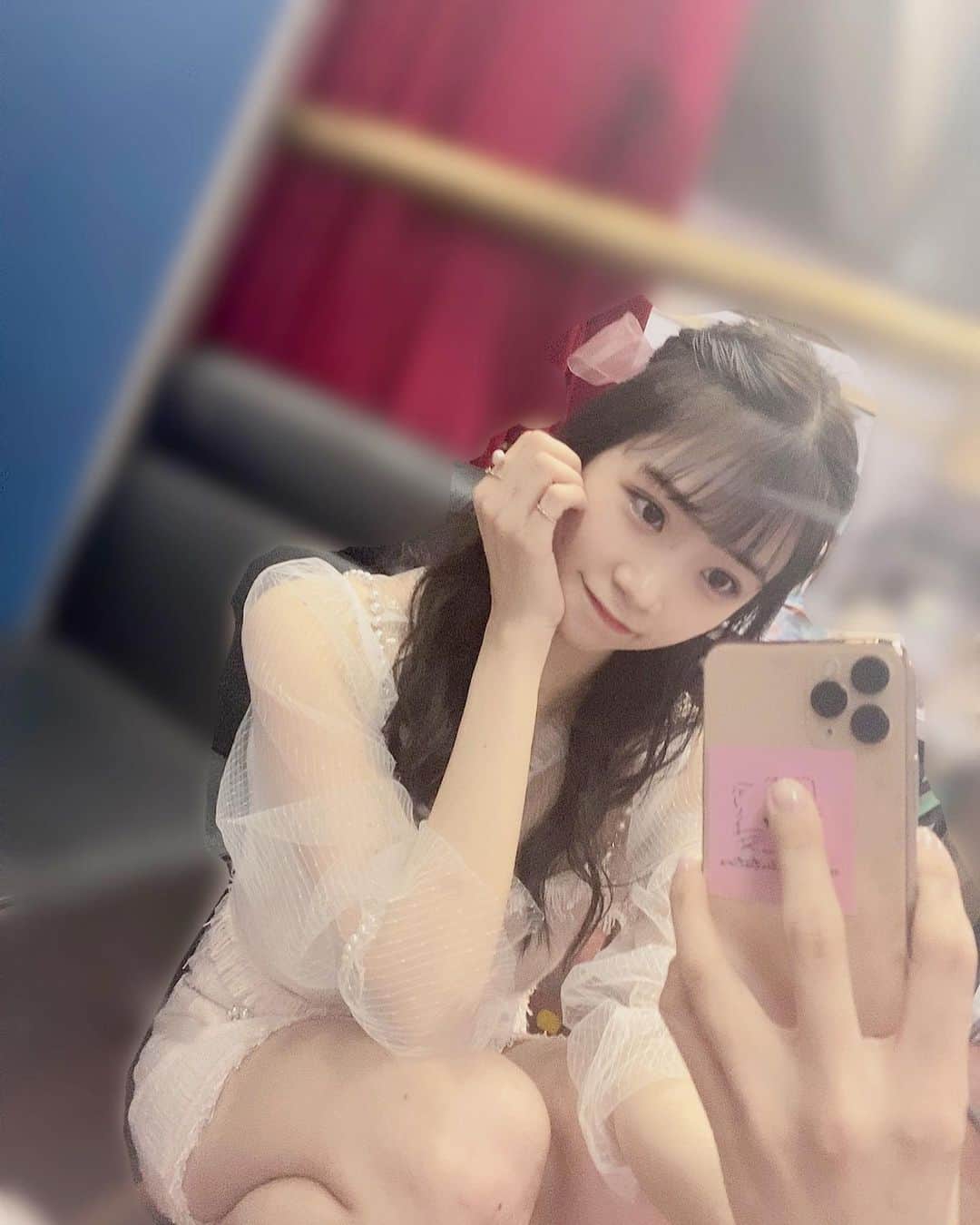 堂本千晴のインスタグラム：「ツイード衣装ver.  正直舞台上ではボヤッと見えるんやけど近くで見たら激かわ💓  タイトスカートで踊りにくいのはそーなんやけど笑笑 それは自分次第で頑張ります😂  #アイドル #アイドル衣装  #POMY #idol #followｍe #ライブ #LIVE #推してください」