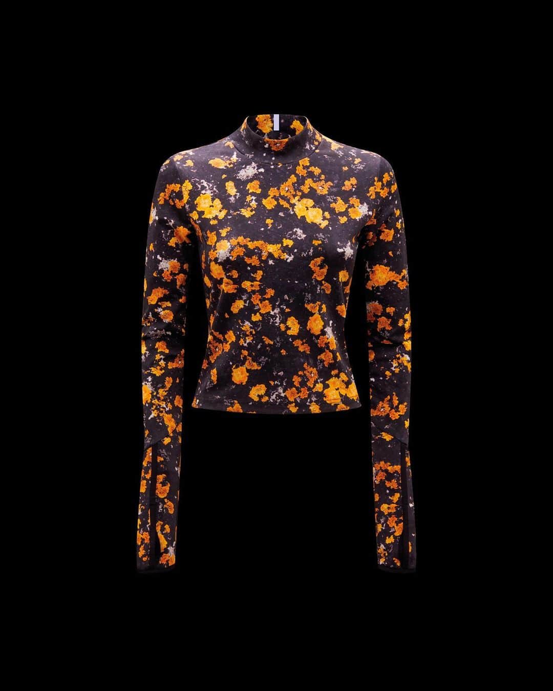マックキュー アレキサンダー・マックイーンのインスタグラム：「The Lichen Top has a vibrant all over print inspired by the resilience of nature's oldest living organism.  Available now in 100 selected stores worldwide and on GOAT.COM.」