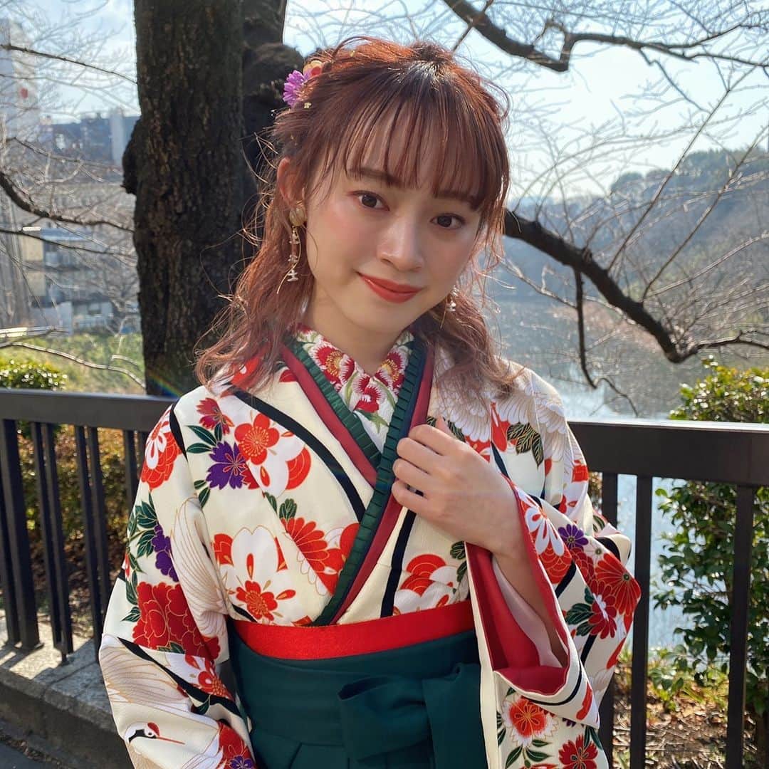 MERY ITEMのインスタグラム：「［ THE王道シンプルコーデ編 ］⁣ .⁣ 今回はTHE王道シンプルコーデをご紹介🤍⁣ シンプルだけど周りとはちょっぴり差が出るアイテムを添えるのはどう？⁣ .⁣ 正統派美人を狙うならこのコーデがおすすめ🎓🌸⁣ ぜひ参考にしてみてね。⁣ .⁣ - コーデアイテム -⁣ 【 Stacy  Brulee 】macaron⁣ 型押し2wayショルダー⁣ ステッチアンクルブーツ⁣ .」
