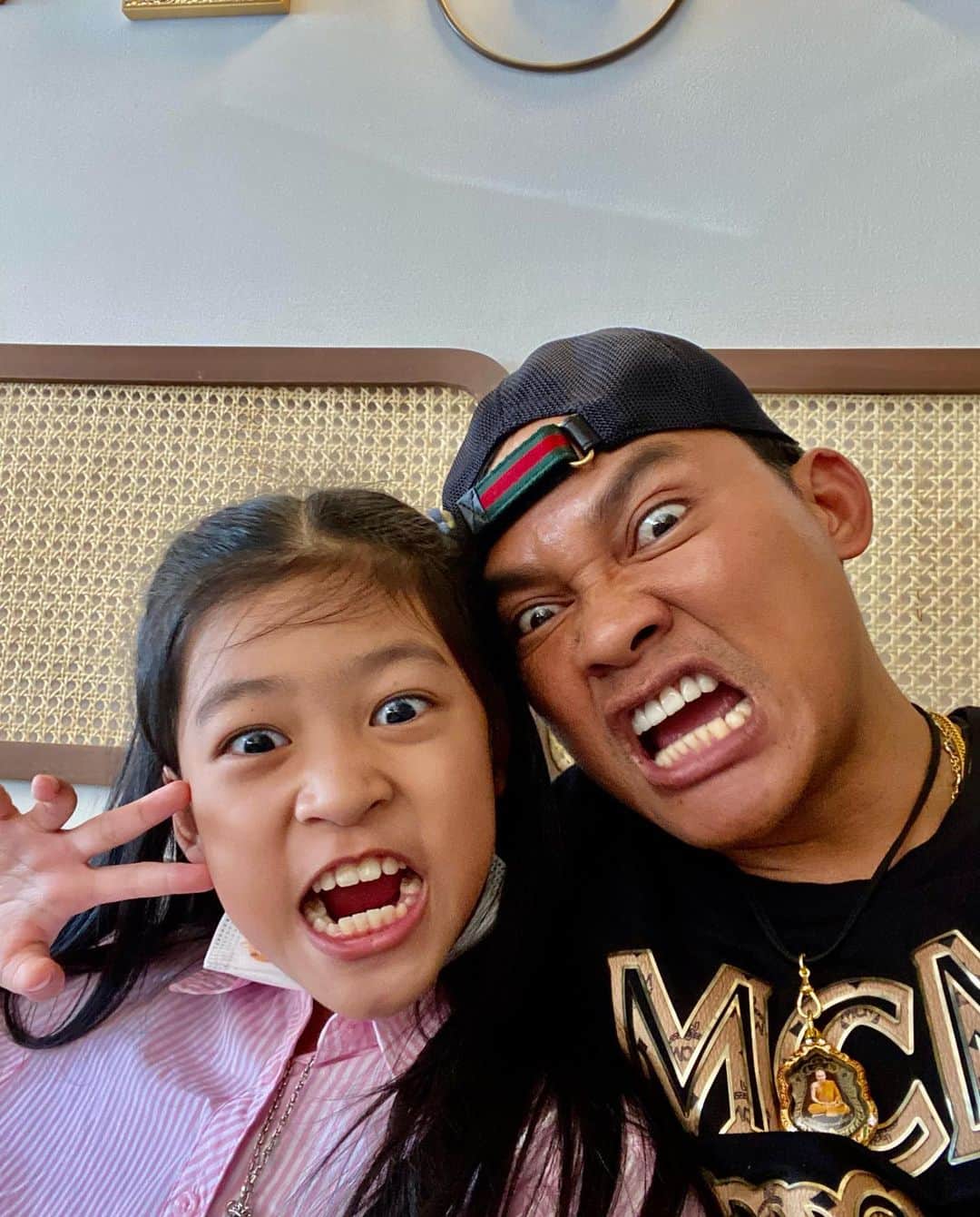 トニー・ジャーのインスタグラム：「3 2 1 Action 🤣😂」