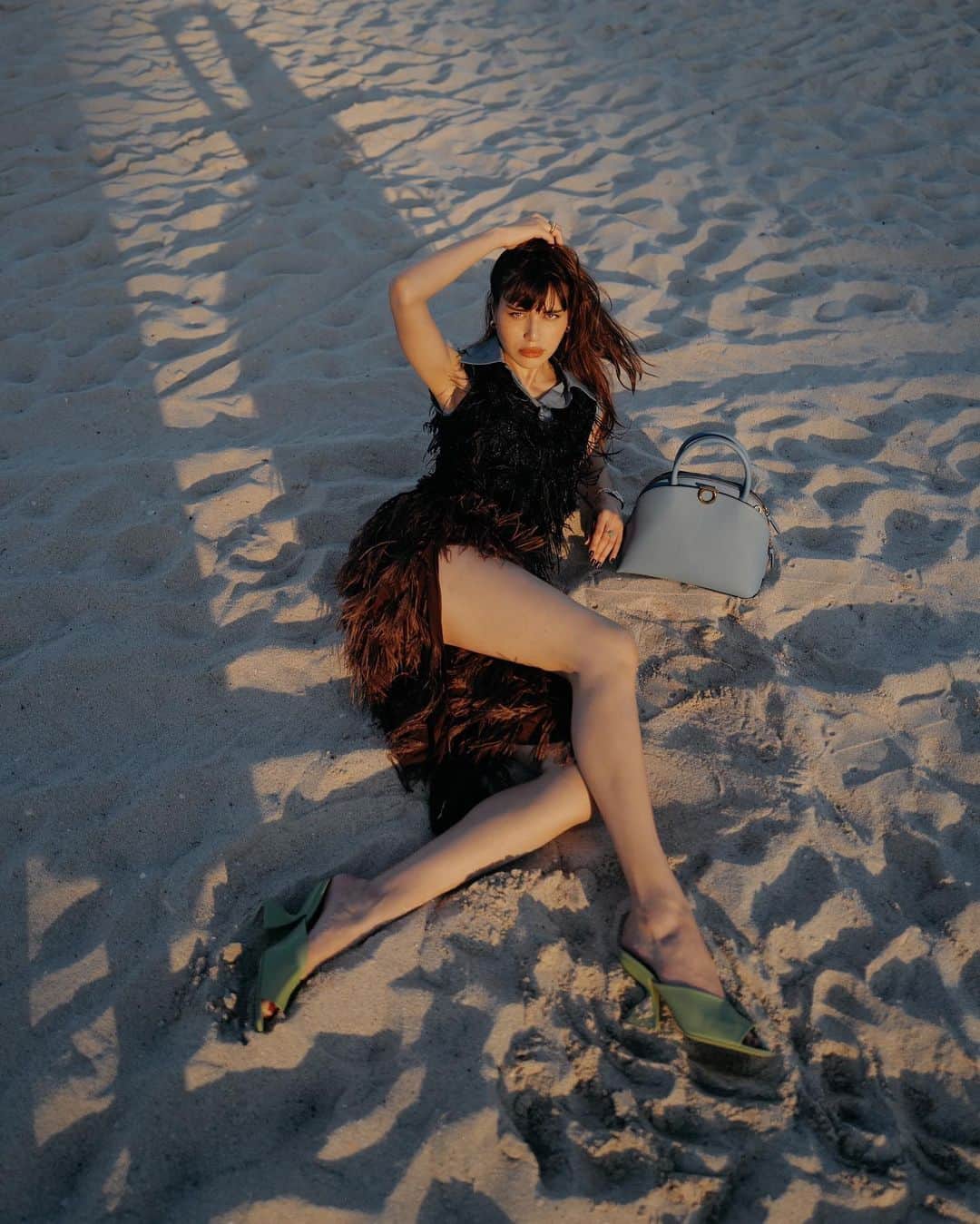 ナタリー・スアレスさんのインスタグラム写真 - (ナタリー・スアレスInstagram)「All dressed up for the @ferragamo runway show going live soon at 2pm CET! Taking my Salvatore Ferragamo SS21 look to the beaches of Miami to celebrate. #FerragamoAW21」2月27日 21時54分 - natalieoffduty