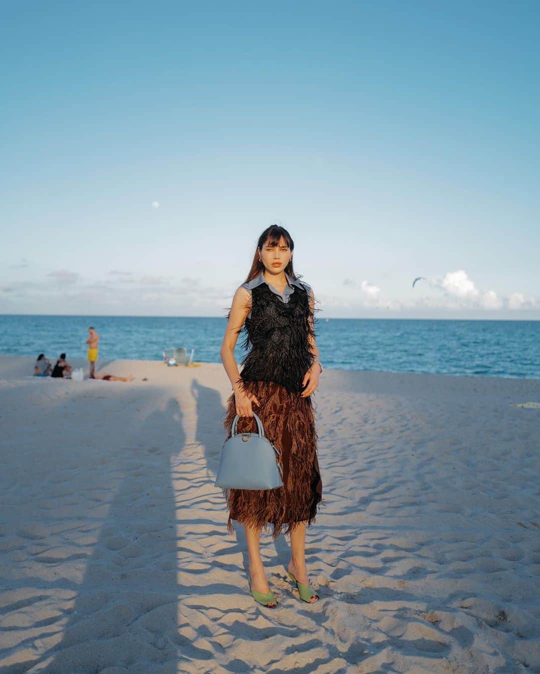 ナタリー・スアレスさんのインスタグラム写真 - (ナタリー・スアレスInstagram)「All dressed up for the @ferragamo runway show going live soon at 2pm CET! Taking my Salvatore Ferragamo SS21 look to the beaches of Miami to celebrate. #FerragamoAW21」2月27日 21時54分 - natalieoffduty