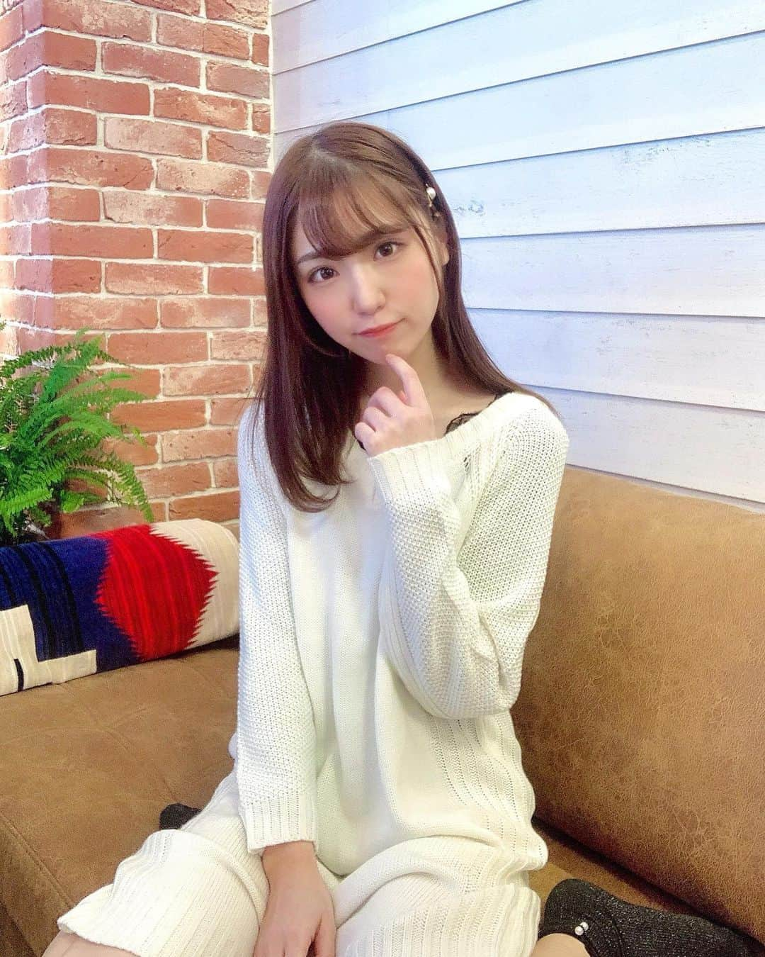 藤田みゆさんのインスタグラム写真 - (藤田みゆInstagram)「今日はゆるっとニットコーデでした🧶🤍  お久しぶりの1on1も楽しかったよ〜☺️  毎週、特典会やチェキチャや1on1などたくさん話せるコンテンツはあるけど、いくら話してももっと話したいって思ってもらえる存在になりたいな〜💭  みゆはみんなと話せるのがやっぱり楽しくて好きなの！💕」2月27日 21時51分 - miyu__mitsuha