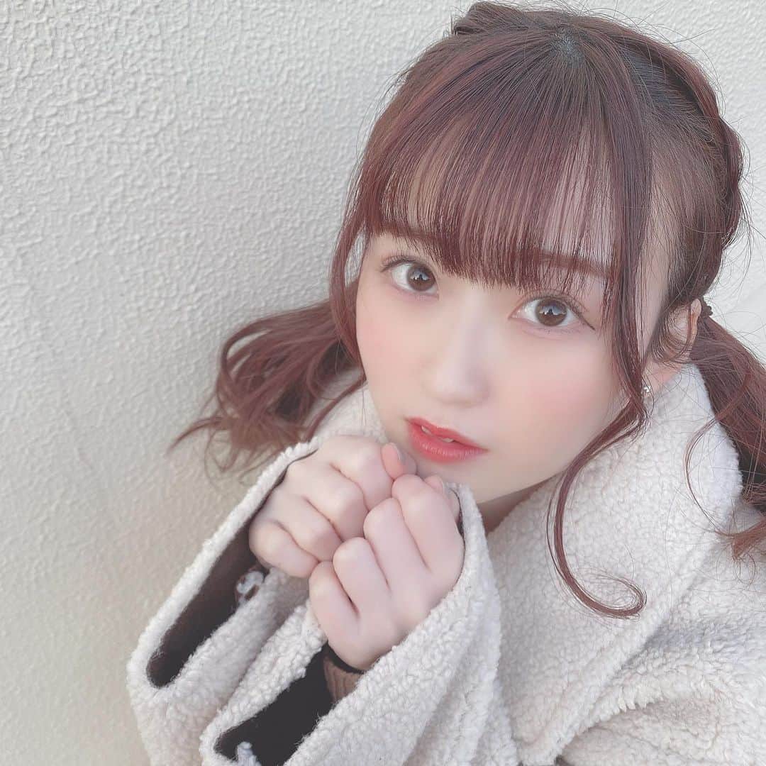 佐野心音のインスタグラム：「👧🏻👧🏻👧🏻 * * #ミディアムヘア #ツインテールアレンジ #編み込みアレンジ」