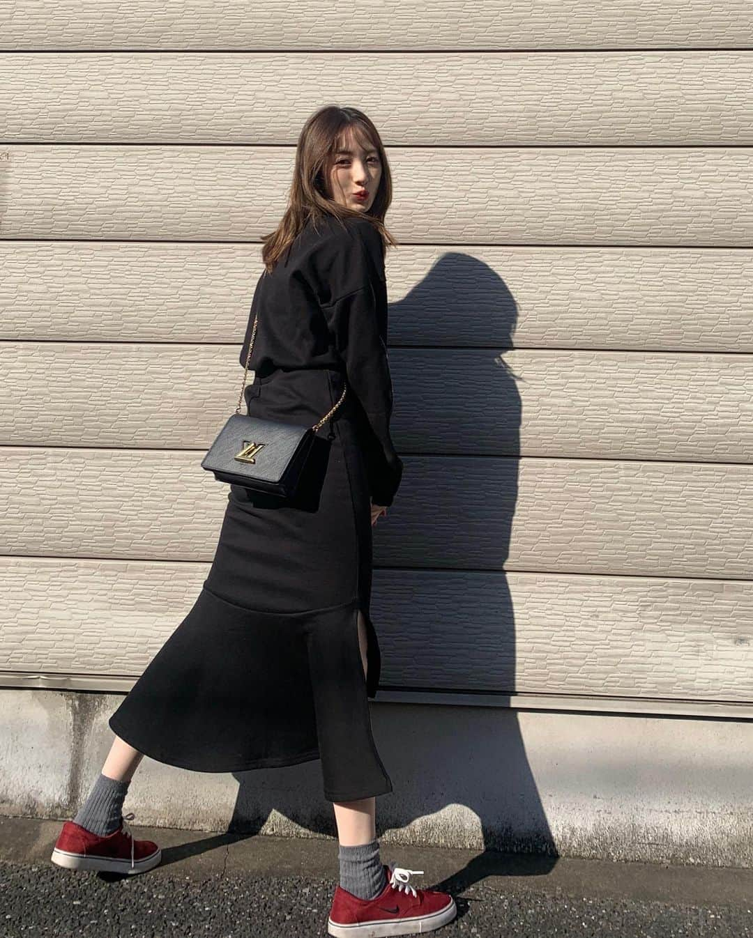 團遥香さんのインスタグラム写真 - (團遥香Instagram)「この日はラフに〜 仕事終わりコーデ🤍  @esutoreja  @nike  @louisvuitton  #esutoreja  #だんちゃんのしふく #ootd」2月27日 12時52分 - haruka_dan_official