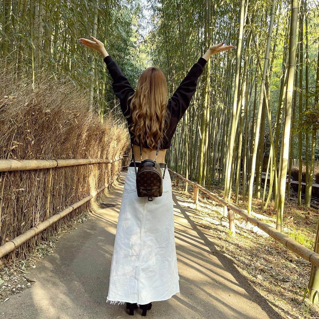 HIMEKAのインスタグラム：「. . 嵐山の竹いっぱいのとこ🌿💛 自然を感じてます👐笑 . . #嵐山 #京都」