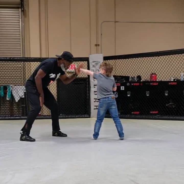 のインスタグラム：「Flashback Friday the little guy still putting in the work.」