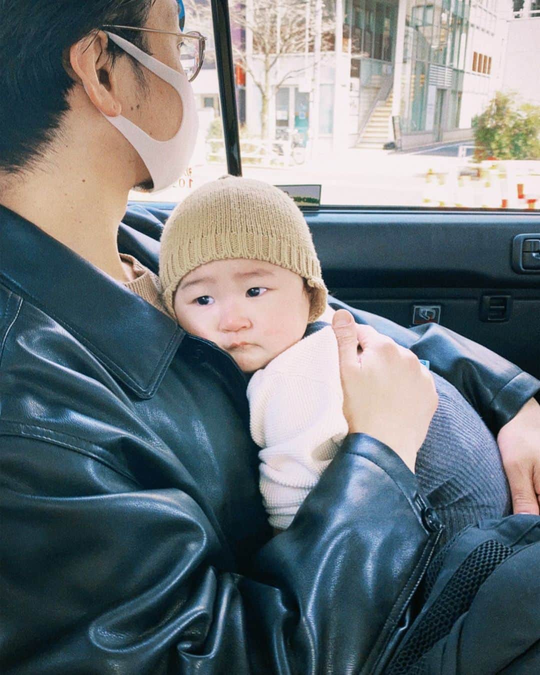 吉田怜香さんのインスタグラム写真 - (吉田怜香Instagram)「週末◯  8ヶ月の娘と33歳10ヶ月の夫。（笑）  #生後」2月27日 13時13分 - reikayoshida_