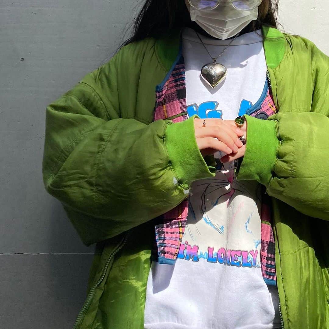 相羽瑠奈さんのインスタグラム写真 - (相羽瑠奈Instagram)「🥺💚💕💙  HUG ME 😿 I'M LONELY  ってそんな顔されたらもう… お迎えしてしまいました  色味がRRRのカーディガンにぴったり！💙💕 （ これ人気だったので新色を考えてる 🤫💭）」2月27日 13時36分 - rone.runa