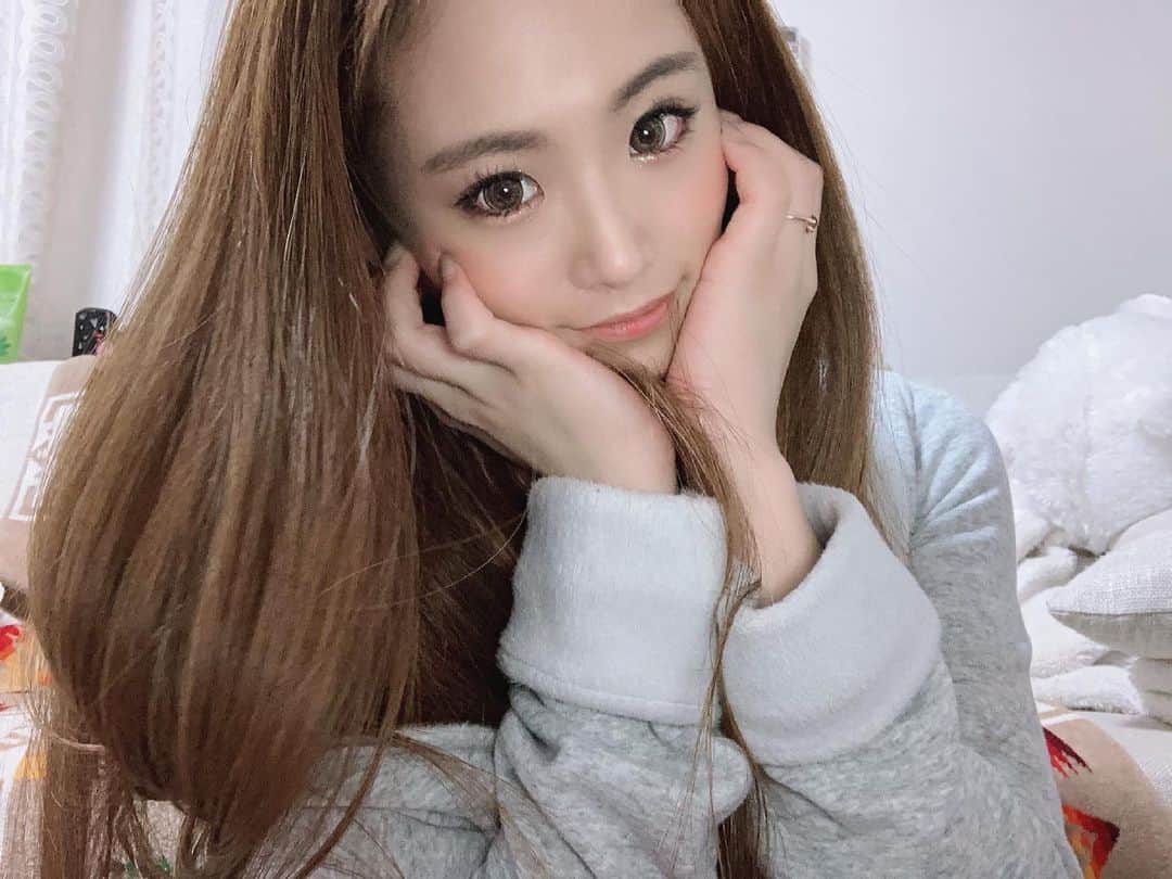 星乃麻梨花のインスタグラム：「昨日久しぶりに早寝できた♡  今日今月ラスト出勤だ♪  #星乃麻梨花#桃李#バルセロナ #barcelona  #すすきの #ニュークラブ #キャバ嬢#ホステス #新宿 #歌舞伎町 #六本木 #錦 #中洲 #北新地 #ミナミ #instagram #like4like #l4l #札幌#instagramer#可愛い#谷間#follow4folow #f4f #followforfollowback #likeforfollow #likeforlikes #likeforlikeback #いいね返し」