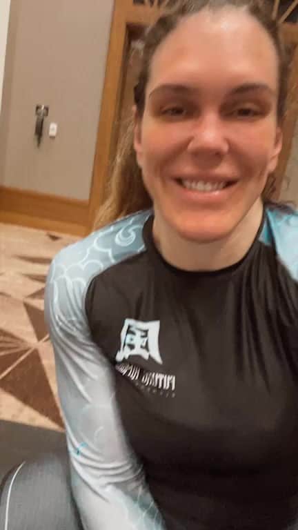 ギャビ・ガルシアのインスタグラム：「Thanks all msgs! I’m super happy with my performance! leg locks, foot locks, heel hooks! Congrats nathi’  i’m happy with this match! . . Obrigado a todos pelas msgs! estou feliz com minha performance! Entrei pra atacar! ataquei pé, calcanhar, perna! raspei!! Mudei o jogo e fiquei feliz! 0x0 não podemos reclamar! Eu to feliz com a luta! parabéns nathi! que lutão! obrigado @flograppling」