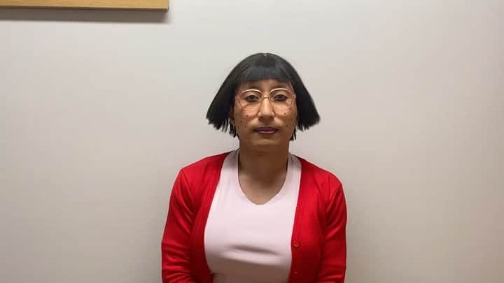 吉本新喜劇のインスタグラム：「締切迫る！！！ 春休み‼︎ #こどもグランド花月 リモートワークショップ 🌸4/3(土),4(日)開催🌸 今回は漫才と新喜劇それぞれに特化した内容で行います✏️ 新喜劇は #すっちー #吉田裕 と一緒に オンラインでオリジナル乳首ドリル棒作りに挑戦します！ 集まれキッズたち！ 詳しくい応募方法は 【こどもグランド花月】で検索してねっっ😆  #今言わなくていいこと #すち子 さんって #ちょっとだけ #おいでやす小田さん に似てませんか？笑」