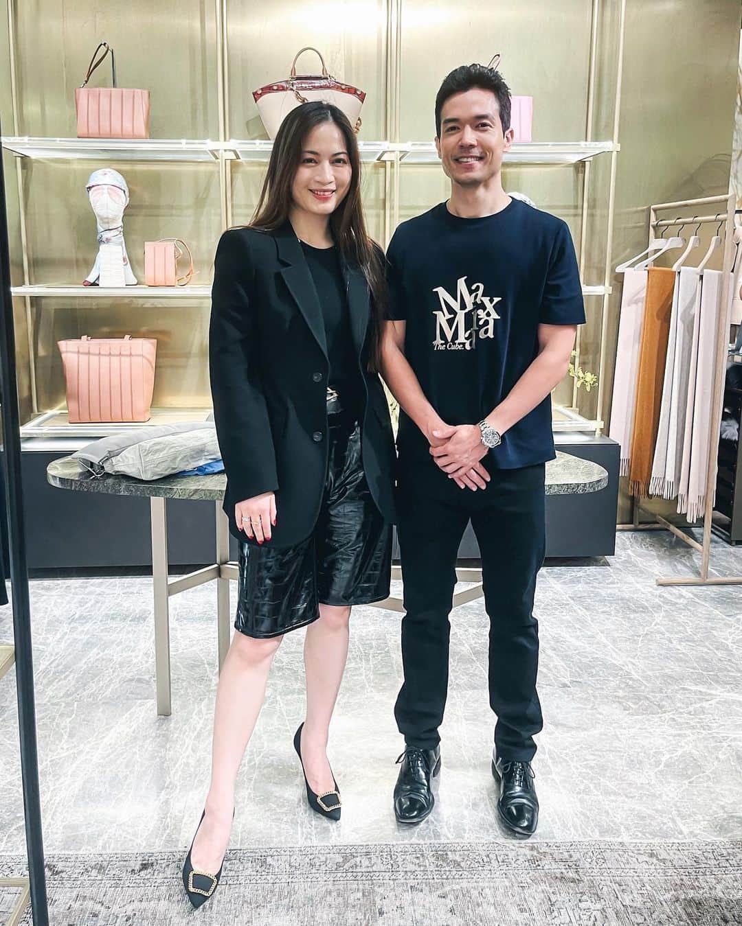 Ruby Kwanのインスタグラム：「Long awaited in-person fashion event @MaxMara #SS21 Presentation. ✨ So glad to meet @DerekMackesy in person too.  Many people don’t know that I was in the air sector before too. Long long time ago, 🙈 I worked as a ground services rep for the legacy Dragonair, which was one of my precious experience to meet a diversified talented people and customers during my University life.  I respect Derek so much to have the courage and determination to turn into a new career. Wishing you an amazing camera-front life as much as being a Cathay Dragon pilot.  While for what are my choices for #MaxMaraSS21? Stay tuned. 💁🏻‍♀️ #rougecloset」