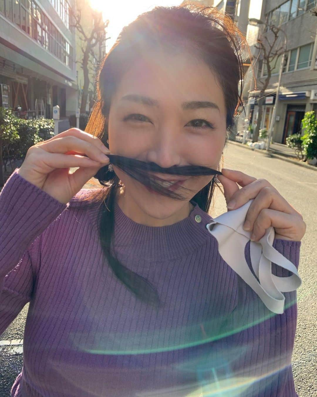 佐藤美樹さんのインスタグラム写真 - (佐藤美樹Instagram)「. 今日のハマナビは、 「キラリと光る ハマのカンパニー🌸」 . 横浜の素敵な企業を 取材しました😊 . . 技術を持っているって 本当にかっこいいし、 そこに込められた想いが 素晴らしいんですよね。 . . プレゼントもありますので、 是非、番組にメッセージを 送って下さいね💌 . 最後の動画は、 クルーに合流早々、 ロケ弁にがっつく私です🎥 . . いつも皆さんの支えに感謝しています。 . #ありがとうございます ♡ . ♥═━┈┈ ♡═━┈┈ ♥═━┈┈ ♡ #📷  #ロケ  #ハマナビ  #ヒョウ柄コーデ  #おふざけ  #オフショット  #光  #ロケコーデ  #女子アナ  #女子アナコーデ  #プレゼント  #撮影  #ポートレート  #カメラ  #カメラ女子  #フリーアナウンサー  #リポーター  #佐藤美樹」2月27日 14時35分 - satomiki0224