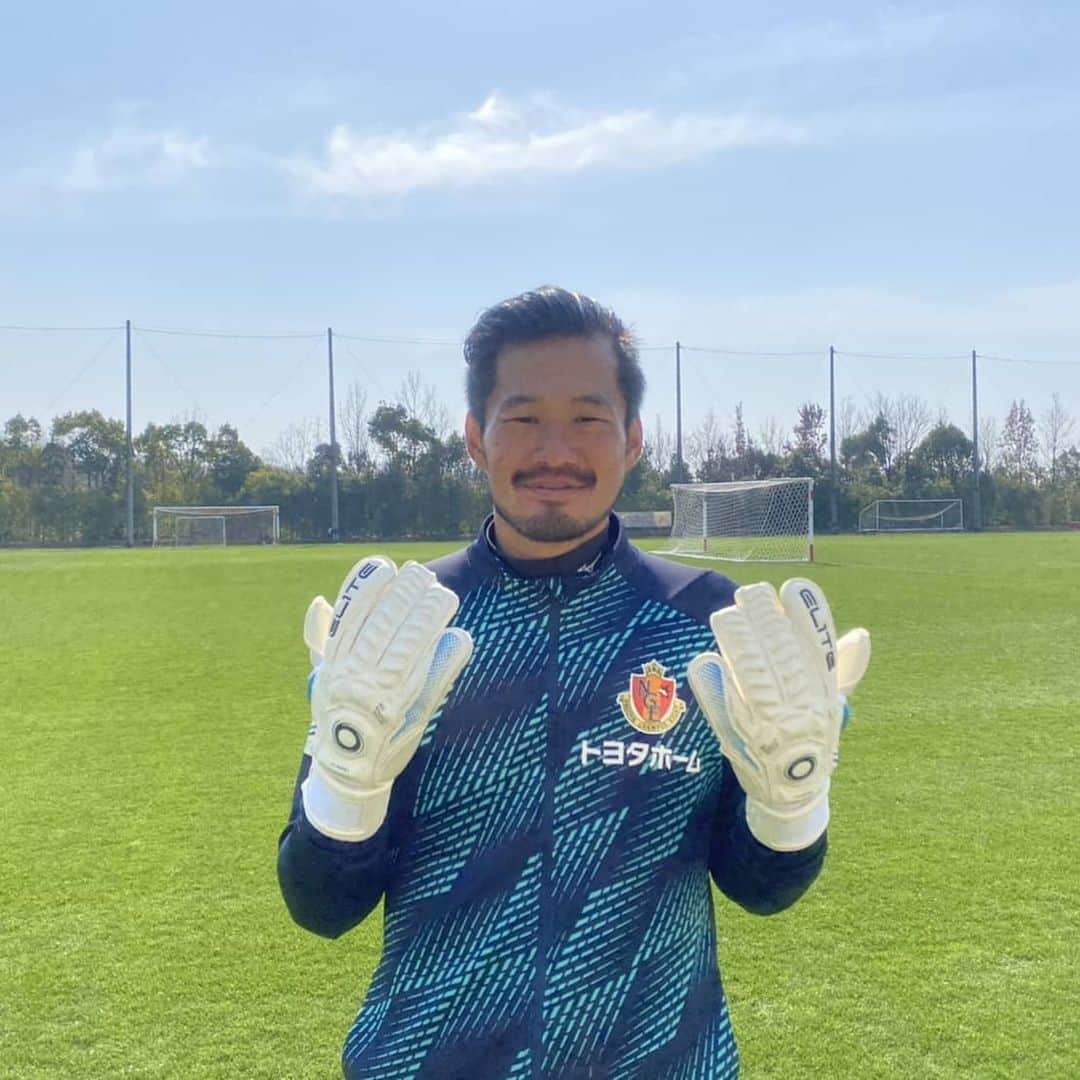 渋谷飛翔さんのインスタグラム写真 - (渋谷飛翔Instagram)「今シーズンからELITE SPORTさんに キーパーグローブのサポートをしていただくことに、なりました❗ 気になるかたは是非お試しを グリップ力もよくシンプルなデザインで とても気に入ってます❗」2月27日 14時50分 - tsubasashibuya18