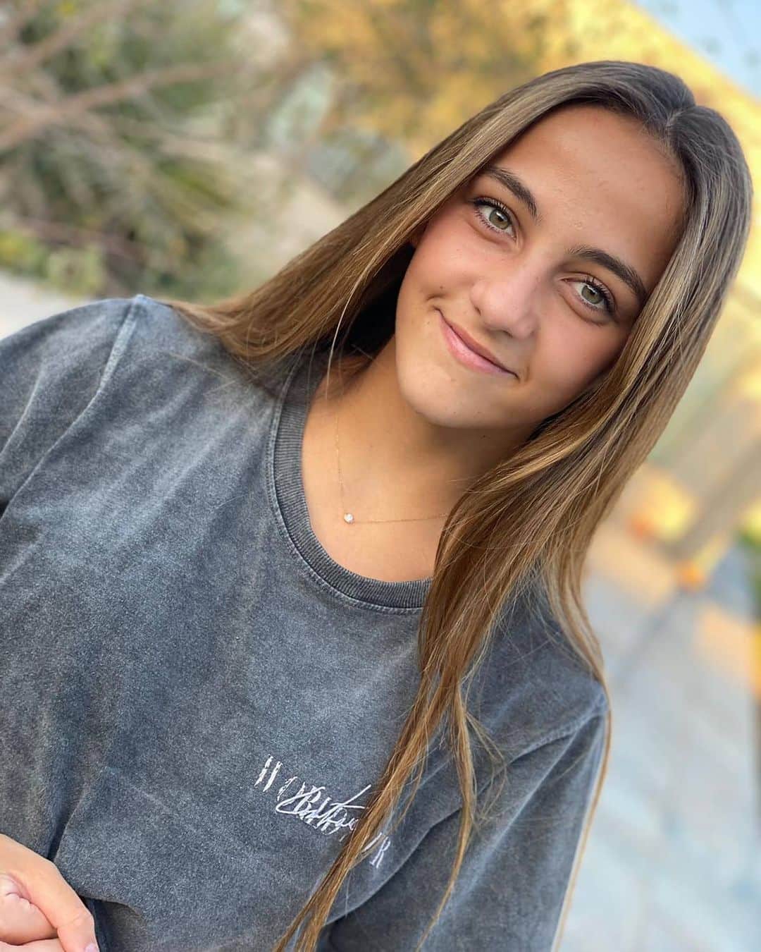 ティム・ケーヒルのインスタグラム：「Happy birthday my princess @_sienna.cahill_ 💙 We all love you all the World and your brothers appreciate you always being there for them too 😂 @kyahtimcahill @shaetimcahill @cruz.cahill」