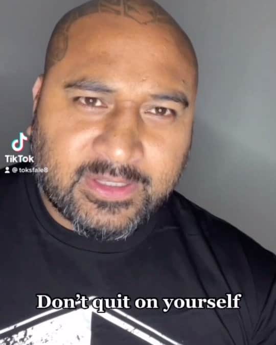 ファレ・シミタイトコのインスタグラム：「Don’t quit on yourself」