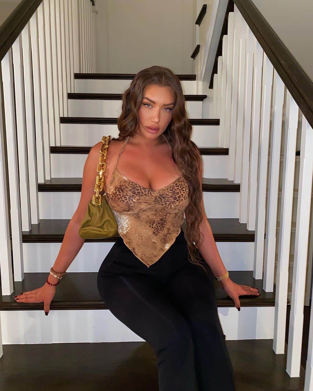 Anastasia Karanikolaouのインスタグラム：「je t'aime 🤎 @fashionnova」