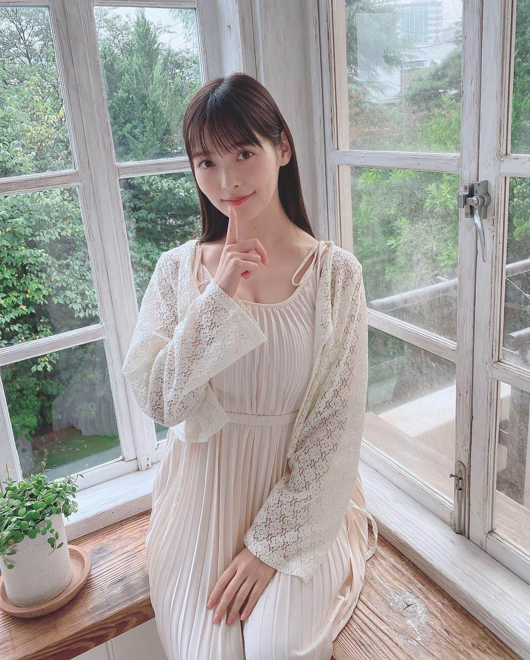 上坂すみれさんのインスタグラム写真 - (上坂すみれInstagram)「インスタグラムのフォロワーさまが35万人になりました！ありがとうですぞ！ 3月発売のすみぺあつめもよろしくですぞ〜！  #すみぺあつめ #上坂すみれ」2月27日 14時58分 - uesaka_sumire