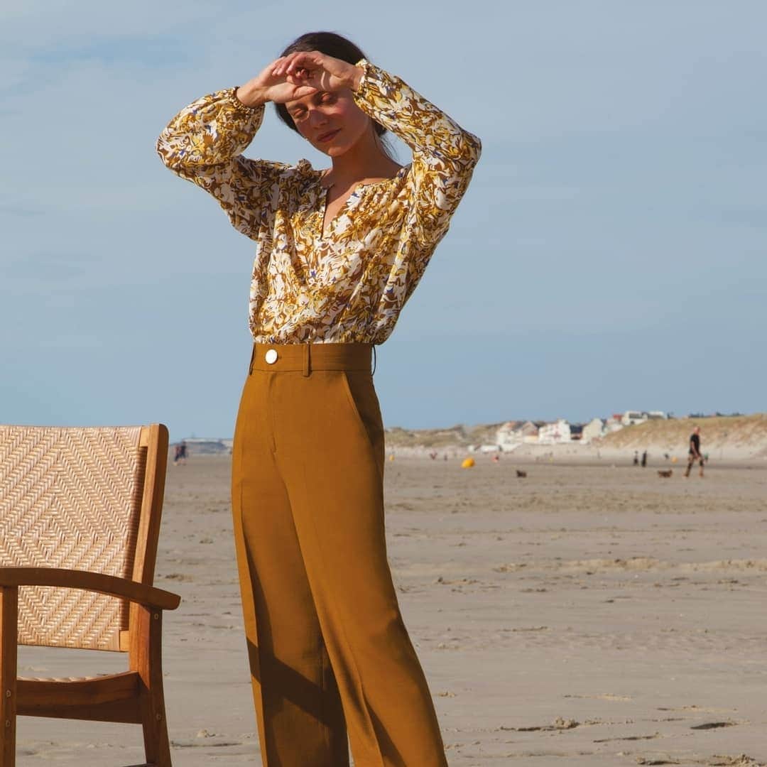 ベンシモンのインスタグラム：「L'été sera chaud ☀️ ​Et coloré avec nos imprimés exclusifs développés par notre équipe de style 🌼  ​Découvrez notre nouvelle collection en ligne et dans nos boutiques !  ​#bensimon #mode #summer #spring #new #prints」