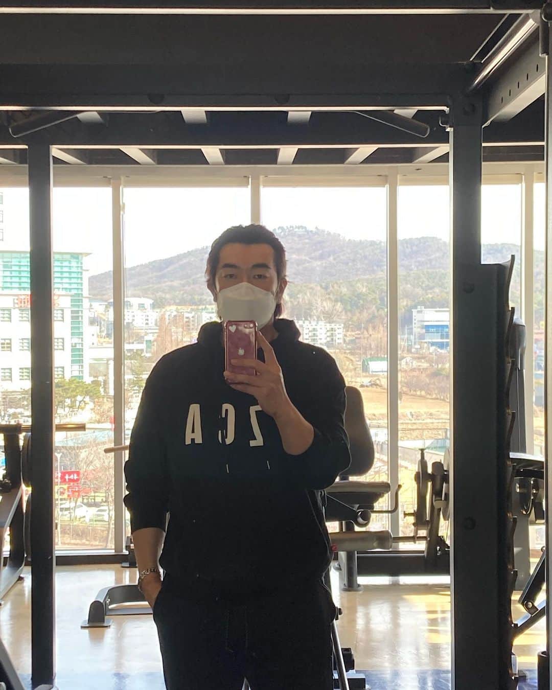 のインスタグラム：「생존중...부활준비」