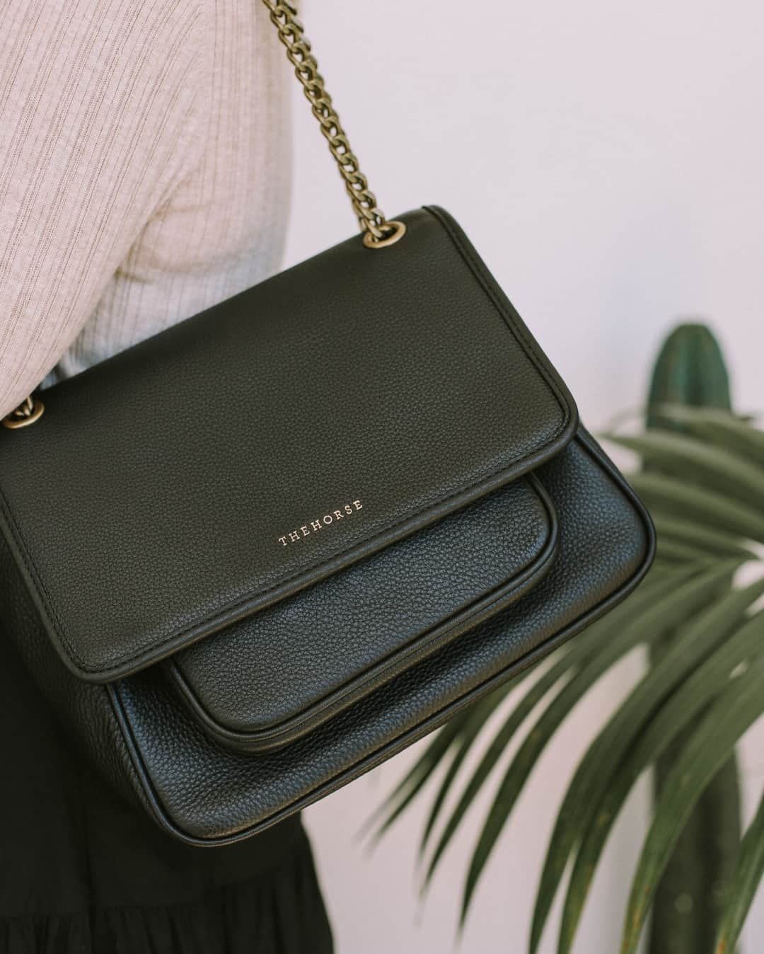 The Horseさんのインスタグラム写真 - (The HorseInstagram)「"I got so many compliments on this bag. I’ve been looking for a new everyday handbag and I’ve been eyeing on this for months. I’m so glad I got it. 10/10. The horse never disappoints me" - Anna T. #thehorse #thenancybag」2月27日 15時30分 - the_horse