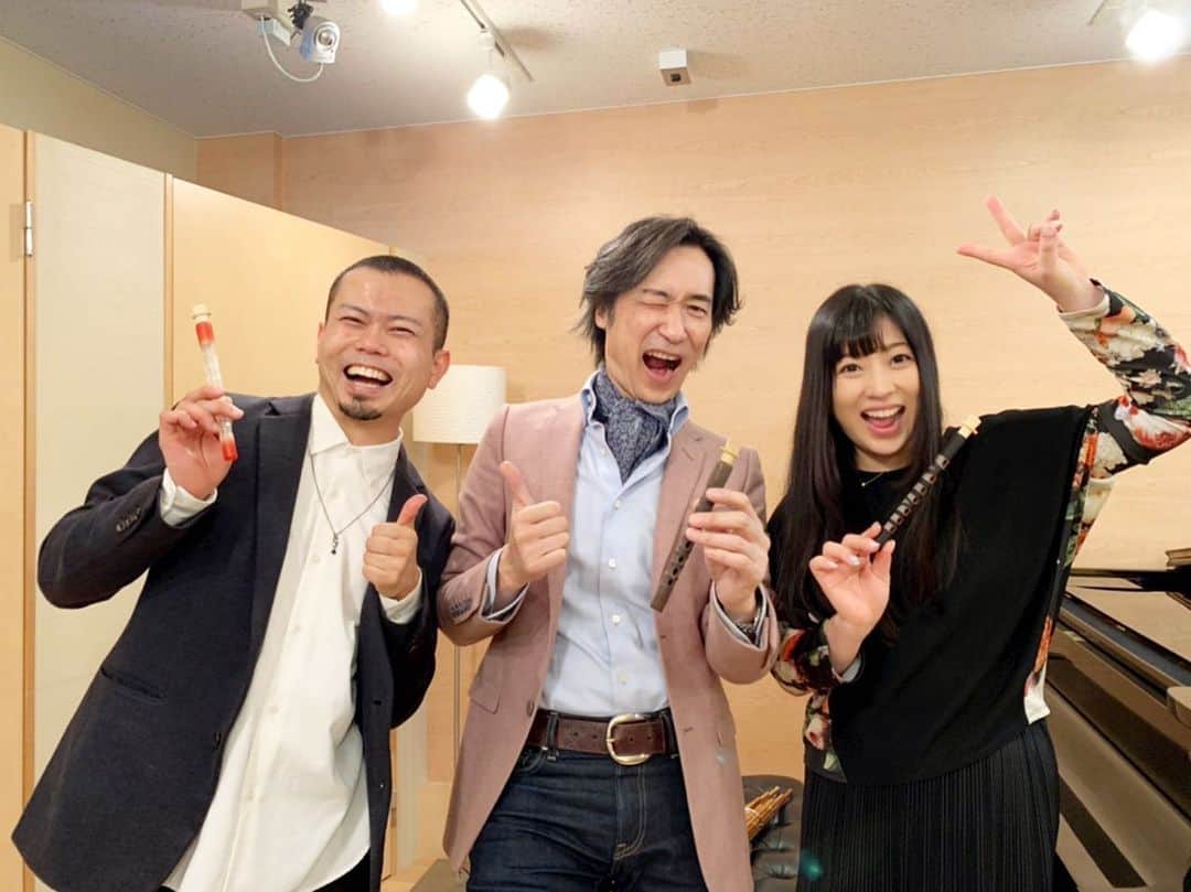 鈴華ゆう子のインスタグラム：「すごい特別な時間を過ごさせて頂いた！( *´︶`*) 動画楽しみにしていて下さい。 (*´艸｀*)音楽って最高。 #東儀秀樹 さん #篳篥 #鈴華ゆう子 #雅楽 #yukosuzuhana #和楽器バンド #Wagakkibnd #神永大輔  #和楽器」