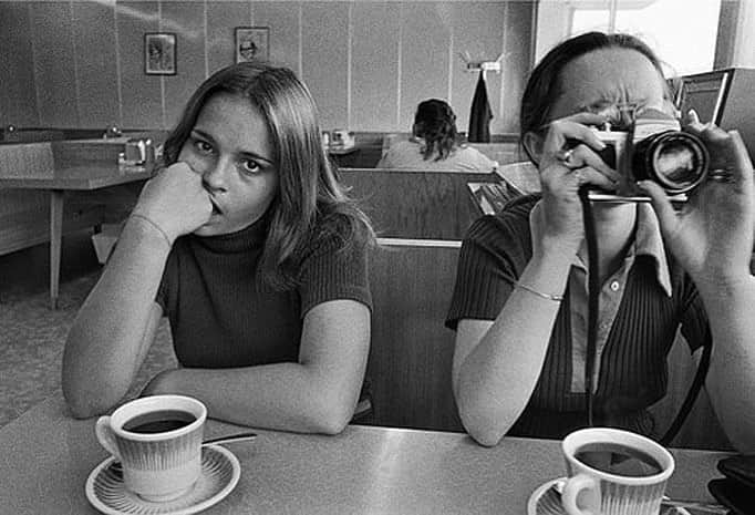 のインスタグラム：「Detroit 〰 Dave Jordano, 1972 ⚡️ . . . . #girls #photography #detroit #davejordano」