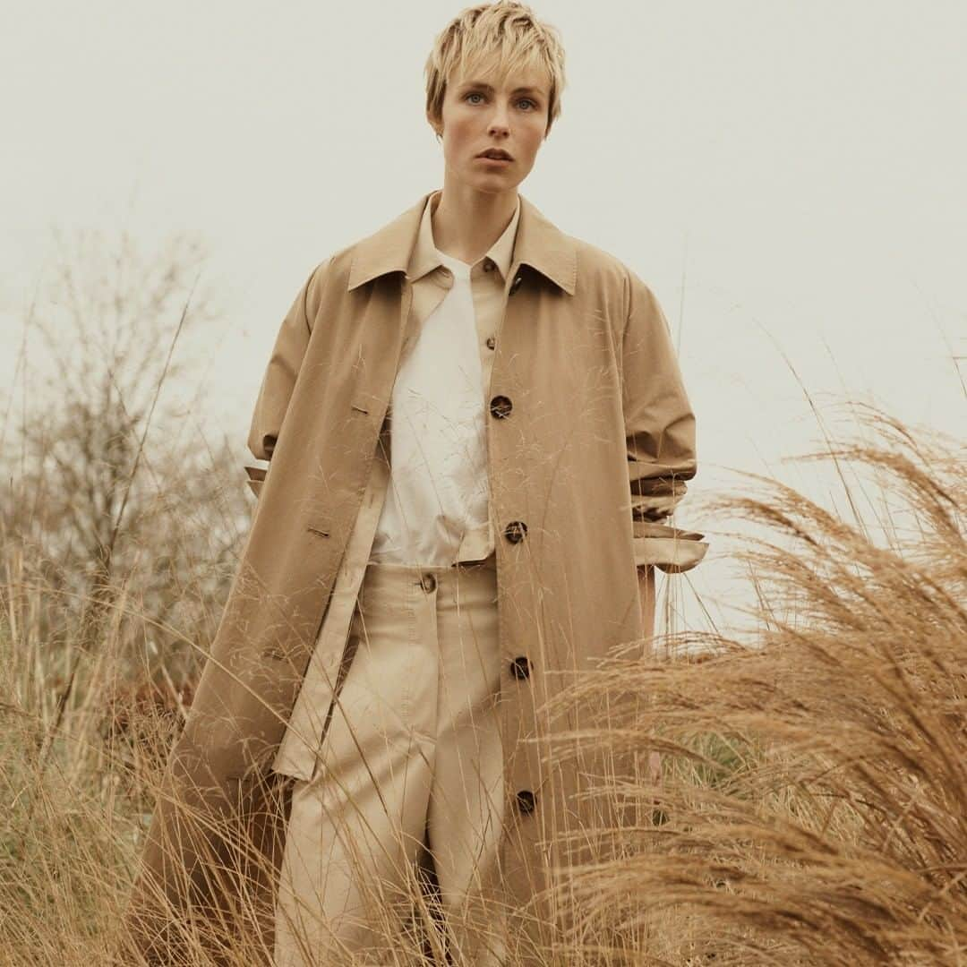 Massimo Duttiのインスタグラム：「RESET.  Reset your priorities. Now in stores and massimodutti.com Photographer @josholins Art Direction @clarerichardson1 Thanks @ediebcampbell #NewinDutti #MassimoDutti」