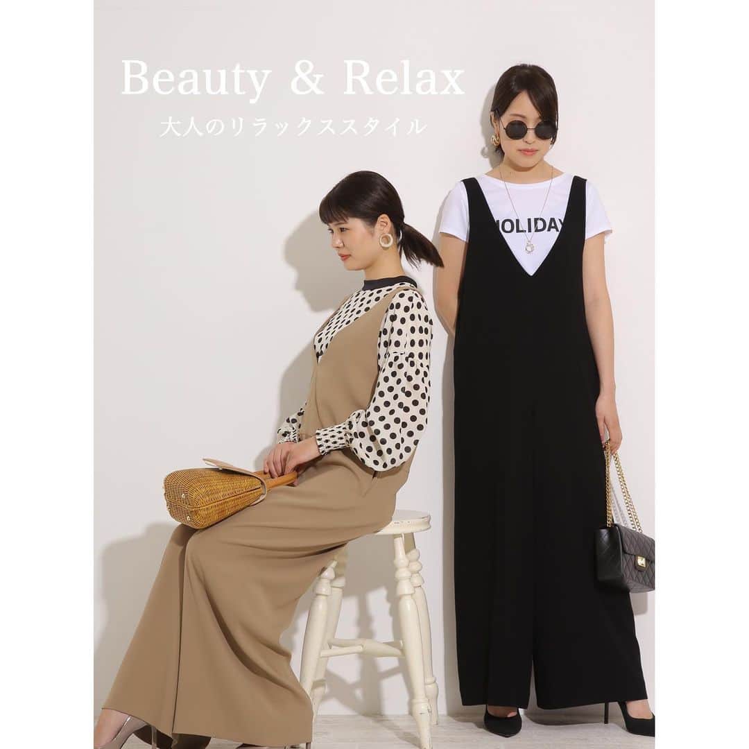 のインスタグラム：「<recommended  style> 毎日きれいに。 特別な時だけでなく、毎日をきれいに居心地良く過ごすための TIARAらしいデイリースタイル。  大人が着こなすリラックスしたオールインワンから、サロペットやジャンスカ。  #allinone #salopette #オールインワンコーデ #サロペットコーデ #ジャンスカコーデ #きれいめカジュアルコーデ」