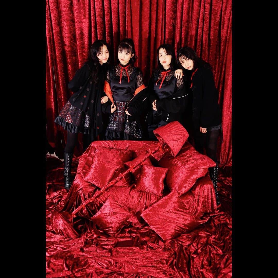 庄司芽生のインスタグラム：「❤️🖤」