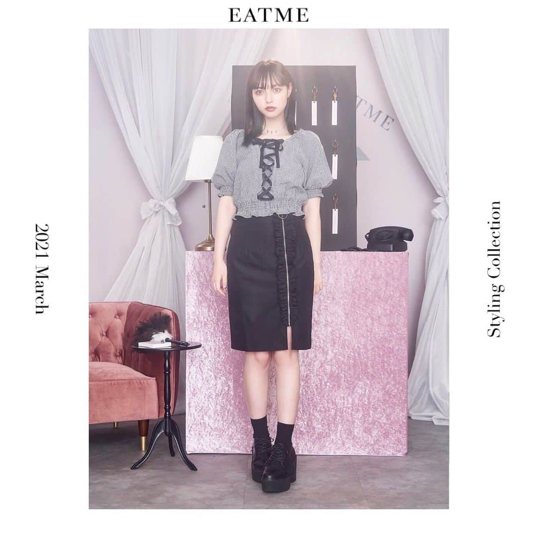 EATMEさんのインスタグラム写真 - (EATMEInstagram)「2.27 update… #EATME #MARCH #LOOK #COLLECTION  #hospitalityresort  @raimu0726_official  🚺:161cm . TOP画面のURLからEATME WEB  STOREをCHECK▶︎▶︎▶︎ @eatme_japan . 🌹2WAYFRONTレースアップブラウス ¥8,100(＋tax) MIX.BLU.BLK ☑︎FREE ※3月発売予定 . 🌹ラッフルタイトスカート ¥9,000(＋tax) BLK.BLK.MIX ☑︎S/M ※3月発売予定 . 🌹ミニクロスパールチョーカー ¥2,500(＋tax) O/WHT ※3月発売予定 . 🌹シースルーレースアップシューズ ¥13,000(＋tax) BLK.CRM.PNK ☑︎S/M/L ※発売中 . #EATME_COLLECTION #EATME #eatmejapan #イートミー」2月27日 22時07分 - eatme_japan