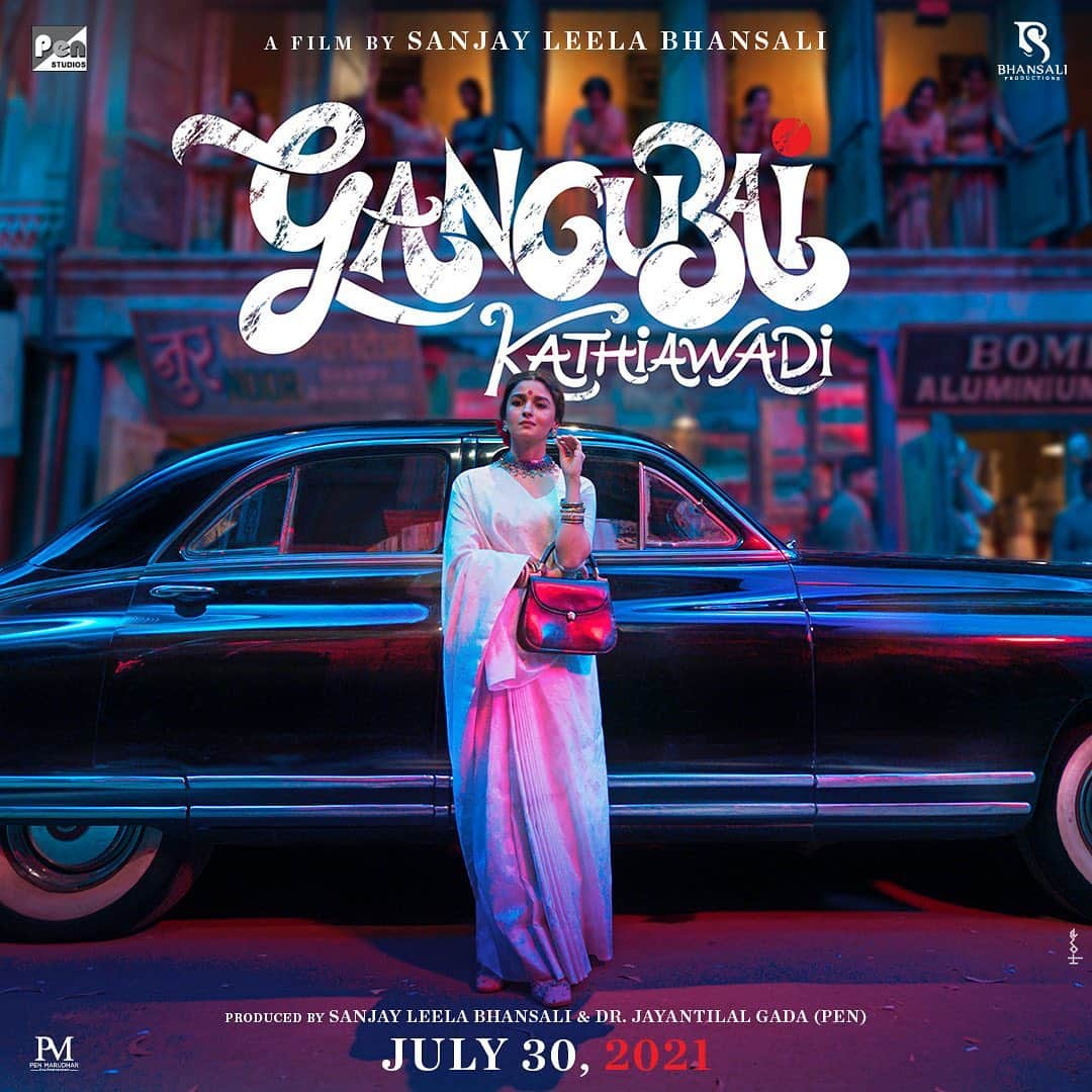 アリア・バットのインスタグラム：「Aap sab ne Gangu ko itna pyaar diya uske liye THANK YOU! #GangubaiKathiawadi  #SanjayLeelaBhansali @ajaydevgn @prerna_singh6 @jayantilalgadaofficial @penmovies @bhansaliproductions」