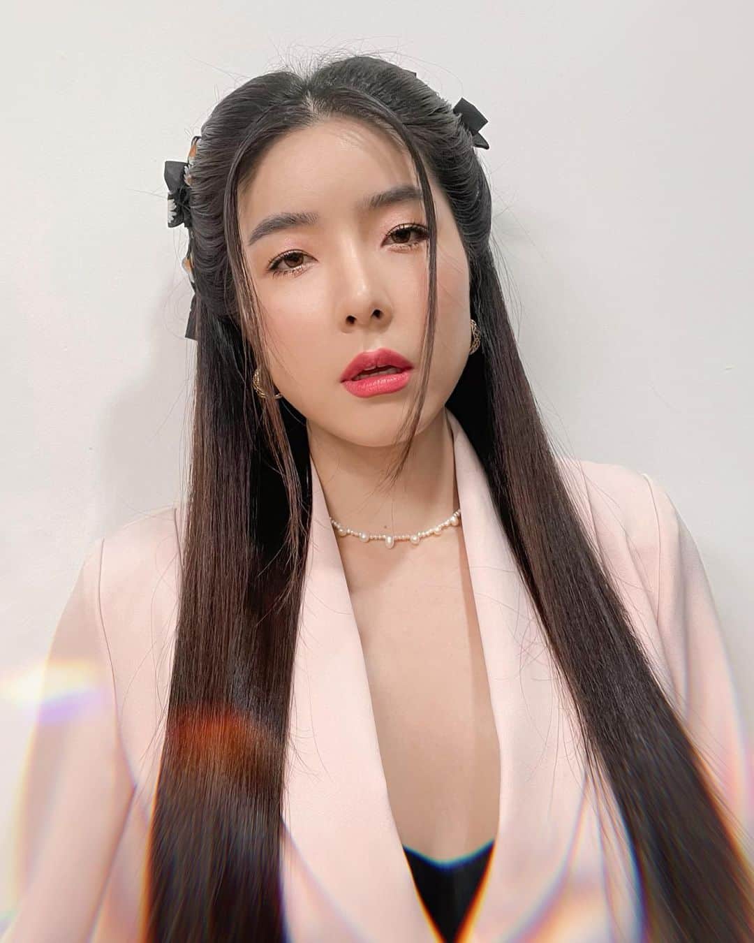 GYEON SEOのインスタグラム：「_* 오랜만에 반머리 🙈 . . @yalemakeup_st  @gartoontha  @fashion_store.official」