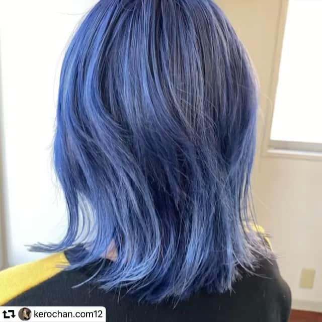 福岡ベルエポック美容専門学校のインスタグラム：「#repost @kerochan.com12 ・・・ 🌟💙💠🌍🦕🌟  少し前の事ですが… Fevさんの講習を3回受けさせてもらって、最後の授業で人頭のモデルさんを染めました‼️  ブリーチ履歴も多く、ダメージが心配で施術中不安があったけど、 リクさん、しょうごさんに相談しながらやっていて、行動や言動をみて勉強になったり、気づいたことが沢山ありました。  塗布量、ブリーチの時間、ノーコーミング。気をつけながら頑張ったら今までで1番ブリーチもカラーも上手くできました。 ペアで染めるのも初めてで、不慣れだったけど、お互いのチェックになるし、ムラなく染めるコツを少し掴めました🥺 モデルさんも途中不安そうな表情が見れて自分も不安になってたけど、切り替えて振る舞い方を自然に変えて、丁寧にスピーディーに頑張ったら、お気に入り！ドンピシャ！って言葉がモデルさんから出て気に入ってくれたから凄く嬉しかったし安心した😭💖  自分ももっと素敵でお客さんを大満足以上の物を提供できるかっこいい美容師になります🪐✨  本当にありがとうございました🌼  モデルになってくれたハラちゃんありがとう‼️ @harachan.com91   ✅color @kerochan.com12    @risa._belle   ✅cut✂︎ @eriku.07.20   ✅Instructor @eriku.07.20  @fev_sshowwi  @fevhair  #作品撮り #カラーモデル」