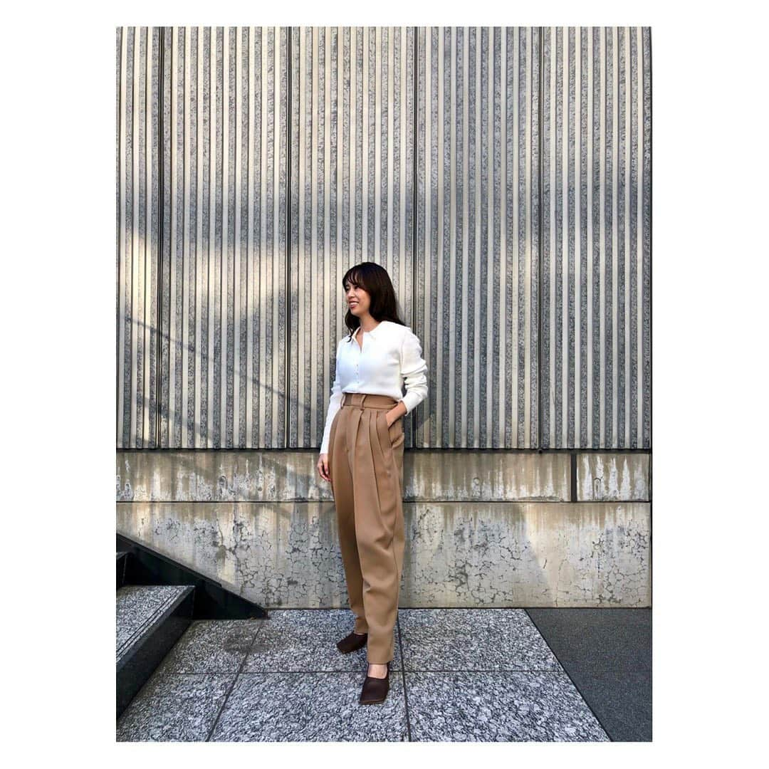 ETRÉ TOKYO ストアさんのインスタグラム写真 - (ETRÉ TOKYO ストアInstagram)「@etretokyo﻿ ﻿ Staff：ルミネ新宿店 ﻿ Sayaka153cm【 @saa_______yaa 】﻿ ﻿ #ハイウエストタックパンツ﻿ ￥23,100﻿ 着用：BEIGE / S﻿ ﻿ _______________________________________﻿ ルミネ新宿店ではルミネカード会員様限定で﻿ 店舗通販も可能となっております。﻿ 緊急事態宣言期間中のみ新作日から店舗通販を承ります。﻿ 全商品5%オフ、送料無料（対象地域限定）﻿ にてご利用頂けます。﻿ 詳細はルミネ新宿店（03-5989-0979）まで﻿ お問い合わせください。﻿ ﻿ #etretokyo #etre #fashion #etretokyoshinjuku #mydaysmyetre #etre#2021ETRE_SS#SS﻿ エトレ #エトレトウキョウ #ルミネ新宿2 #ルミネ#ルミネ新宿店#ハイウエストパンツ#タックパンツ」2月27日 17時05分 - etretokyo_store