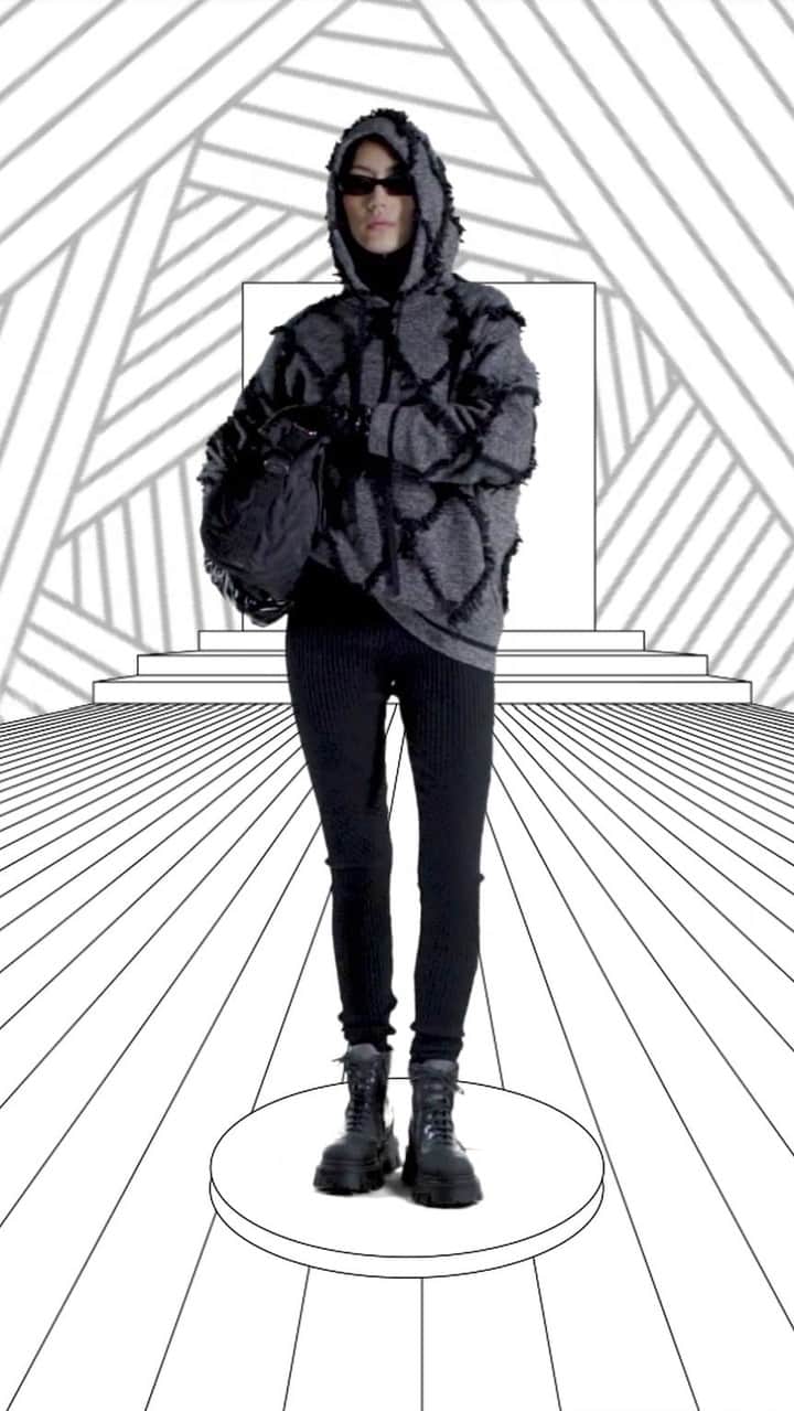 アイスバーグのインスタグラム：「LIVE NOW!  We proudly present the new #Iceberg1974 Women's FW21 Knitwear Utopia capsule collection.   Live streaming now on:   milanofashionweek.cameramoda.it  @jameslonglondon @mastro.ent @dis.is.notme   #FW21 #Knitwear #MFW」
