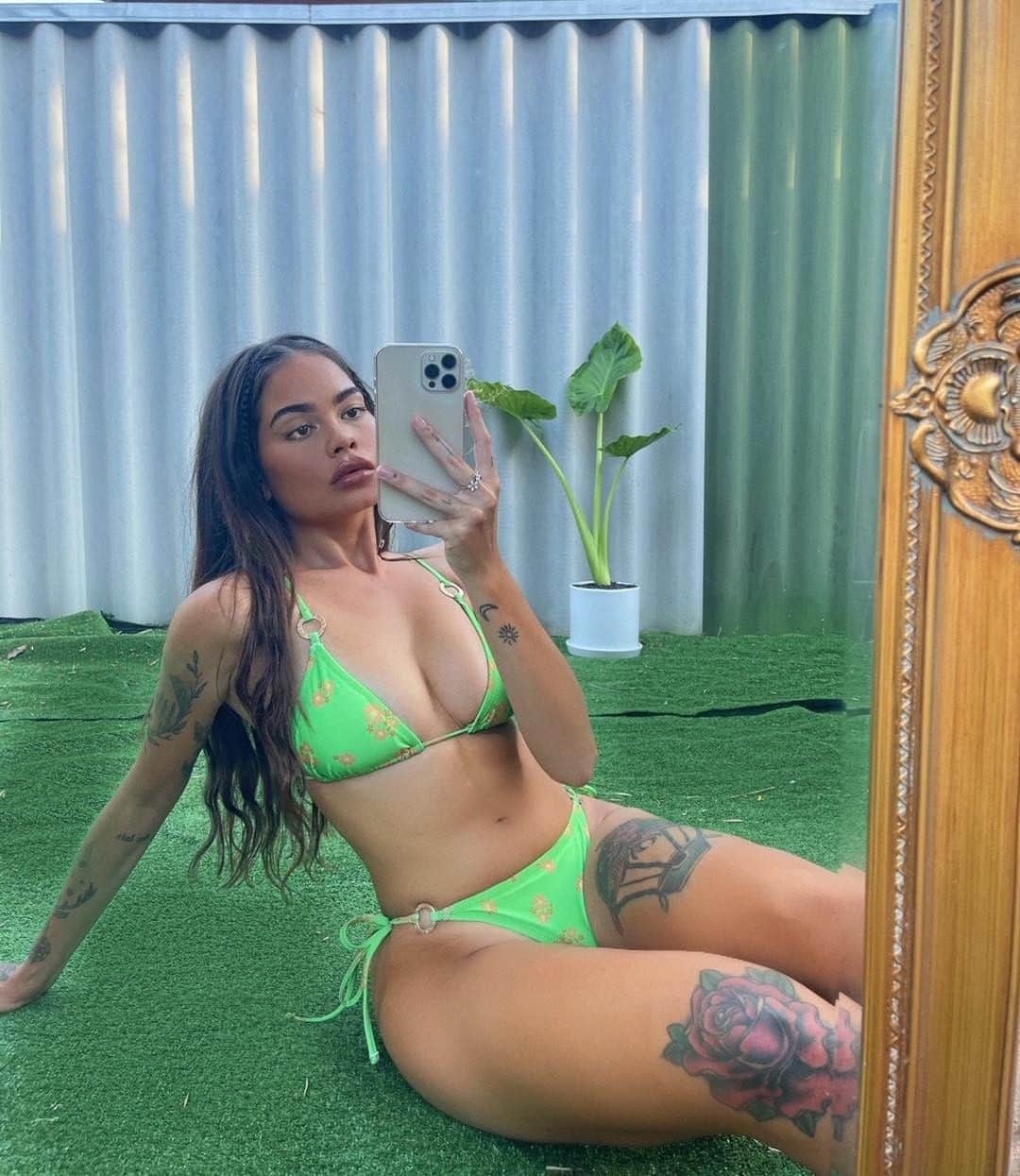 のインスタグラム：「Summer lover 💚 our #KalaniTriTopandTieBottom as seen on @ceciliaraftery」