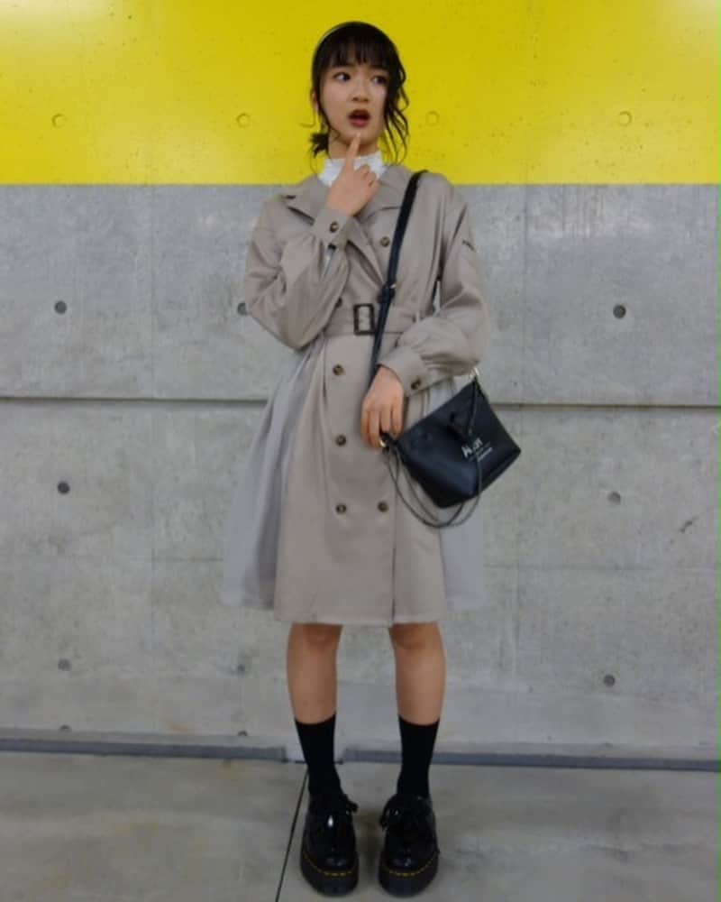 ニコ☆プチのインスタグラム：「ミウの「元気をお届けコーデ」🌞﻿ ﻿ コートをワンピース風に着こなす、さすがの腕前😍﻿ ﻿ ﻿ 💌ミウからみんなへメッセージ💌﻿ 去年はコロナで大変だったけど、今年はみんなが笑顔で楽しく過ごせる年になるといいね！　手洗い、うがい、消毒を意識して、一緒に乗り越えよう！﻿ ﻿ ﻿ #ニコプチ﻿ #和田美羽﻿ #プチモの私服」