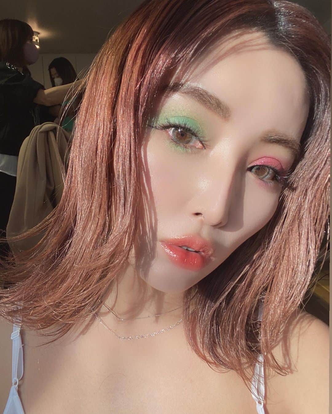 一条ありささんのインスタグラム写真 - (一条ありさInstagram)「Do you have unique makeup?🙄💓💚  #shooting #japan #makeup #magazine #ロムアンドティント」2月27日 17時08分 - arisa_ichijou