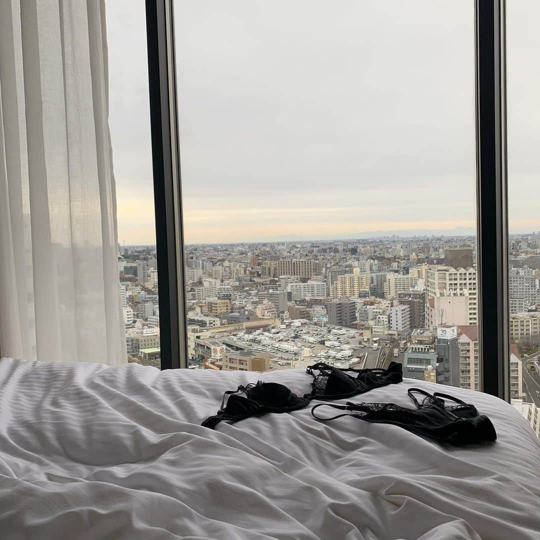 Tomomi Teradaさんのインスタグラム写真 - (Tomomi TeradaInstagram)「shooting🛌  #shellydetiti」2月27日 17時24分 - tomomi_mermaid