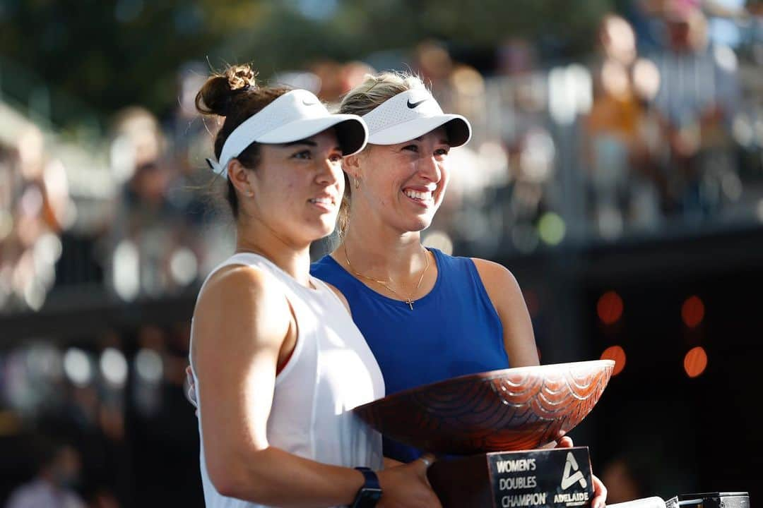 WTA（女子テニス協会）さんのインスタグラム写真 - (WTA（女子テニス協会）Instagram)「3️⃣rd title together 🏆🏆🏆 @aguarachi and @des_krawczyk11 are the @adelaideinternational doubles champions!」2月27日 17時30分 - wta