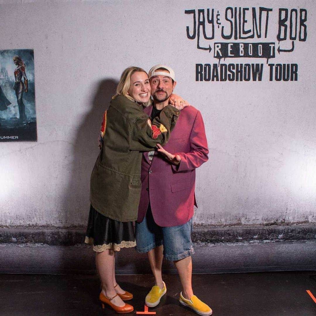 ケヴィン・スミスさんのインスタグラム写真 - (ケヴィン・スミスInstagram)「ONE YEAR AGO TODAY, we wrapped the #jayandsilentbobrebootroadshow at the @joytheater in ol’ #neworleans! It was a return to the scene of the crime of sorts, as we had shot the Reboot in #nola, and @jayandsilentbob couldn’t have ended their tour with a more enthusiastic crowd! And after 65 cities and 95 screenings, it was about time to go home! @jaymewes returned, joined by his movie daughter @harleyquinnsmith and his movie wife @shannonelizabeth! My real life wife @jenschwalbach was there as well and she brought Shecky out on stage to see the crowd! It was a warm, wonderful end to an epic journey that at one point had included a pit stop for a heart attack! The experience of the #jayandsilentbobrebootroadshow was a blissful work vacation where we saw an average of 1000 people every night who all made me feel like I was the funniest filmmaker who ever lived! With this tour, I got to stretch the theatrical life of my 13th film #jayandsilentbobreboot into a way profitable 4 month victory lap, during which I watched the flick with the audience it was intended for every night! We toured America (and Canada) like a punk rock band, driving hundreds of miles every day to theaters fulla fans thanks to our two terrific tour managers @joshroush and @livroush! And none of it would’ve existed without my hetero-lifemate @jaymewes! Massive thanks also go out to @jordanmonsanto & Seth Siegle at @wme! Thank you as well to our tour sponsors @audible and @rawlife247! My biggest thanks go out to the cast and crew of J&SB Reboot, but eternal thanks go out to all the folks who ever came to see us on tour. The Reboot Roadshow was one of my top 5 favorite things I’ve ever done - and thank SMod in Heaven it all ended a minute before the world went into lockdown. All your in-person hugs and raucous laughter may seem like a Covid nightmare now, but it has certainly made my quarantine easier - because right before that shit began, I was having the time of my life! #KevinSmith #jasonmewes #harleyquinnsmith #shannonelizabeth #neworleans #jayandsilentbob」2月27日 17時41分 - thatkevinsmith