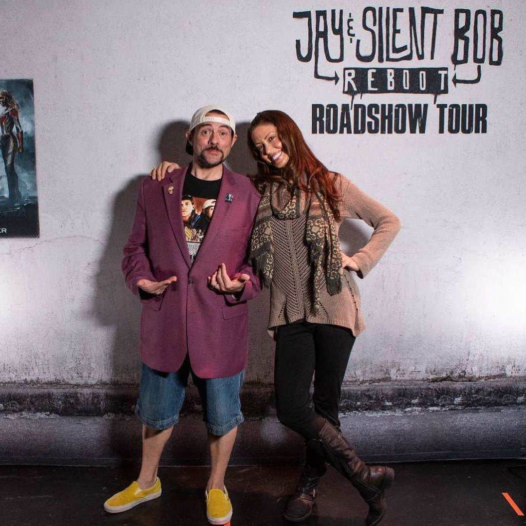 ケヴィン・スミスさんのインスタグラム写真 - (ケヴィン・スミスInstagram)「ONE YEAR AGO TODAY, we wrapped the #jayandsilentbobrebootroadshow at the @joytheater in ol’ #neworleans! It was a return to the scene of the crime of sorts, as we had shot the Reboot in #nola, and @jayandsilentbob couldn’t have ended their tour with a more enthusiastic crowd! And after 65 cities and 95 screenings, it was about time to go home! @jaymewes returned, joined by his movie daughter @harleyquinnsmith and his movie wife @shannonelizabeth! My real life wife @jenschwalbach was there as well and she brought Shecky out on stage to see the crowd! It was a warm, wonderful end to an epic journey that at one point had included a pit stop for a heart attack! The experience of the #jayandsilentbobrebootroadshow was a blissful work vacation where we saw an average of 1000 people every night who all made me feel like I was the funniest filmmaker who ever lived! With this tour, I got to stretch the theatrical life of my 13th film #jayandsilentbobreboot into a way profitable 4 month victory lap, during which I watched the flick with the audience it was intended for every night! We toured America (and Canada) like a punk rock band, driving hundreds of miles every day to theaters fulla fans thanks to our two terrific tour managers @joshroush and @livroush! And none of it would’ve existed without my hetero-lifemate @jaymewes! Massive thanks also go out to @jordanmonsanto & Seth Siegle at @wme! Thank you as well to our tour sponsors @audible and @rawlife247! My biggest thanks go out to the cast and crew of J&SB Reboot, but eternal thanks go out to all the folks who ever came to see us on tour. The Reboot Roadshow was one of my top 5 favorite things I’ve ever done - and thank SMod in Heaven it all ended a minute before the world went into lockdown. All your in-person hugs and raucous laughter may seem like a Covid nightmare now, but it has certainly made my quarantine easier - because right before that shit began, I was having the time of my life! #KevinSmith #jasonmewes #harleyquinnsmith #shannonelizabeth #neworleans #jayandsilentbob」2月27日 17時41分 - thatkevinsmith