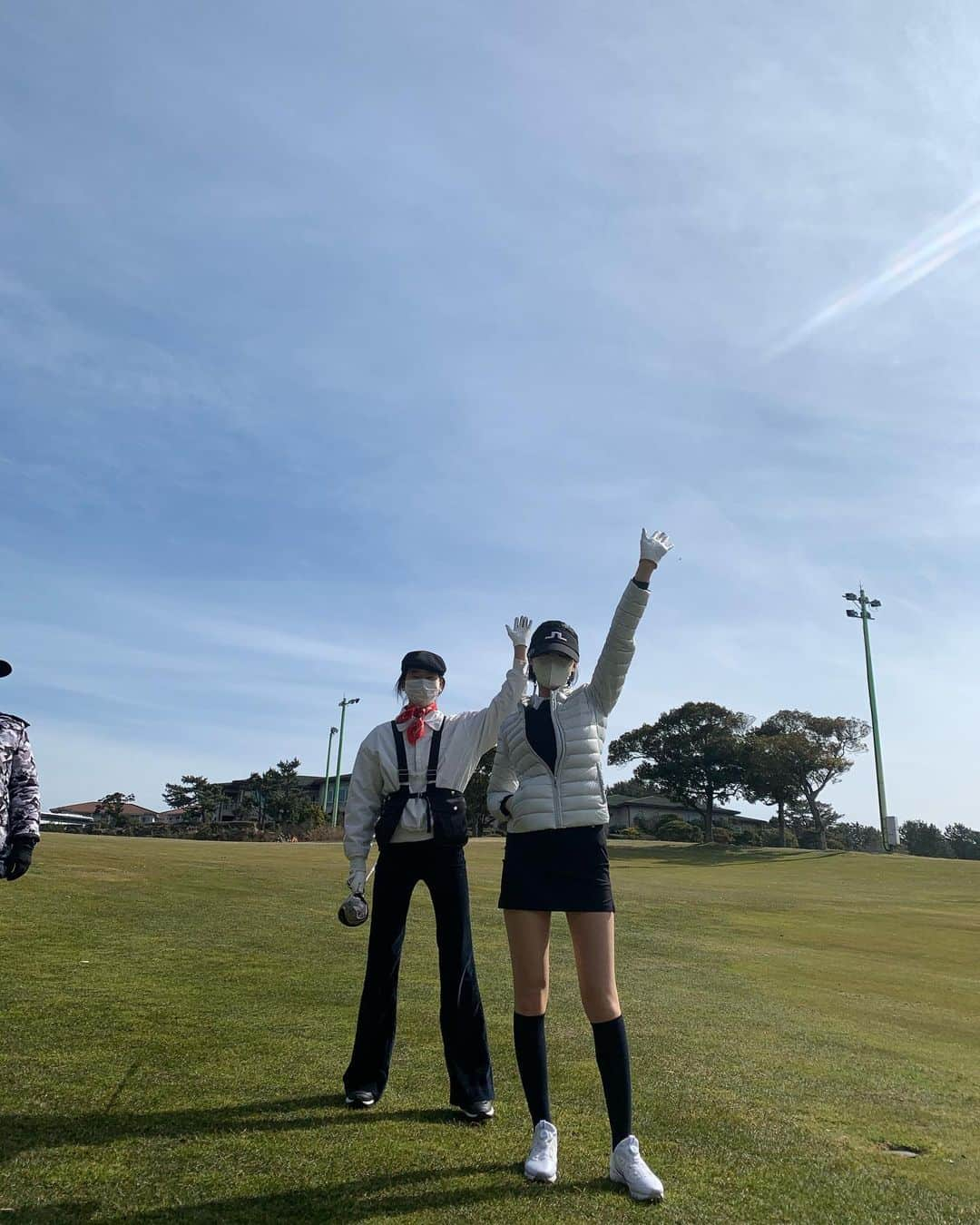 ヒョニ・カンさんのインスタグラム写真 - (ヒョニ・カンInstagram)「🏌️‍♀️ #golf w friends🧡 올해도 여전히 #골린이 #명랑골프 🤦🏻‍♀️」2月27日 17時35分 - hyoni_kang