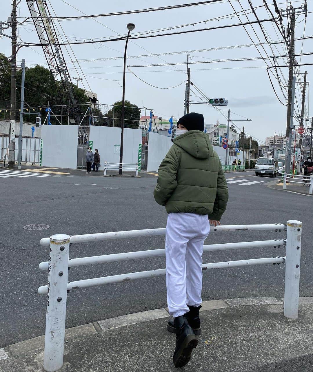 河崎みーなのインスタグラム：「彼氏に全身服借りた🥰 とみせかけて全部自分の服🦖 . .」