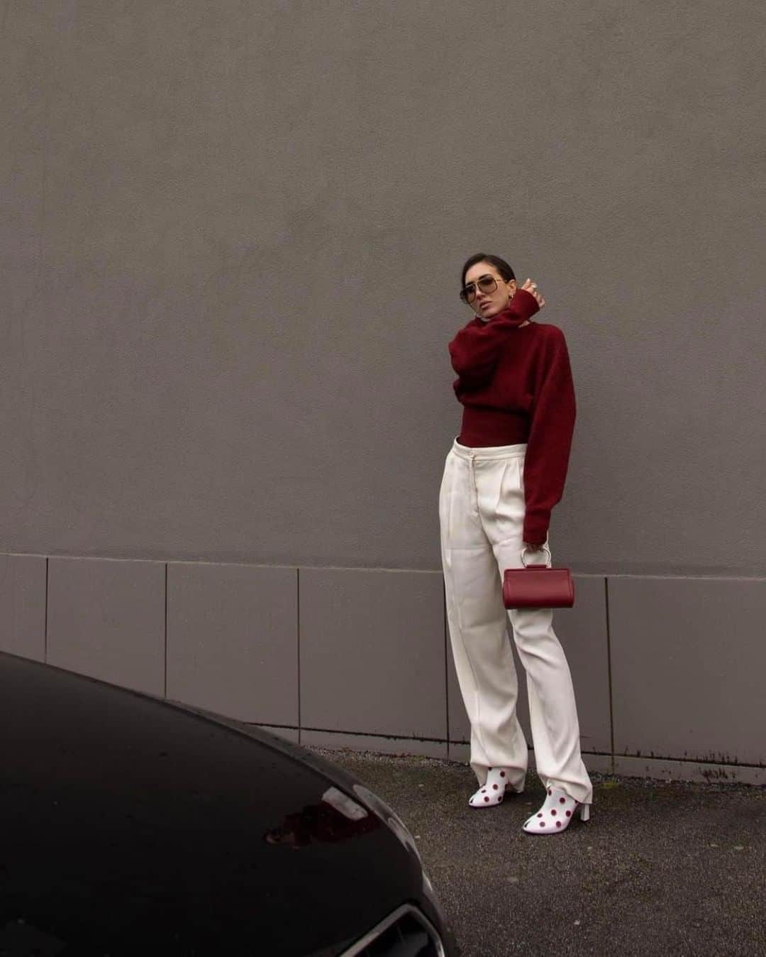 トラモンターノのインスタグラム：「Our SERPENTI CLUTCH seen on beautiful @ludovicaragazzo 🌹  #Tramontano #TramontanoNapoli」