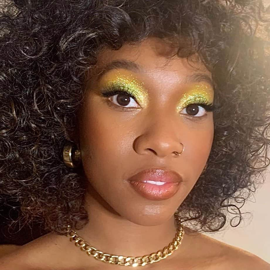 M·A·C Cosmetics UK & Irelandさんのインスタグラム写真 - (M·A·C Cosmetics UK & IrelandInstagram)「Fed up of waiting for the sun? Wear it instead🌞⁠ Re-create the look with:⁠ 🍋Eyeshadow in Chrome Yellow⁠ 🍋Brushstroke 24-Hour Liner in Brushblack⁠ 🍋Lip Pencil in Chestnut⁠ 🍋Lipstick in Cherish⁠ ⁠ Regram @muahlondon⁠ @shanrosanna⁠ #MACCosmeticsUK #MACCosmetics #Eyeshadow #Makeup #Beauty #YellowEyeshadow #Lipstick ⁠#Eyeliner #SpringMakeup」2月27日 18時02分 - maccosmeticsuk