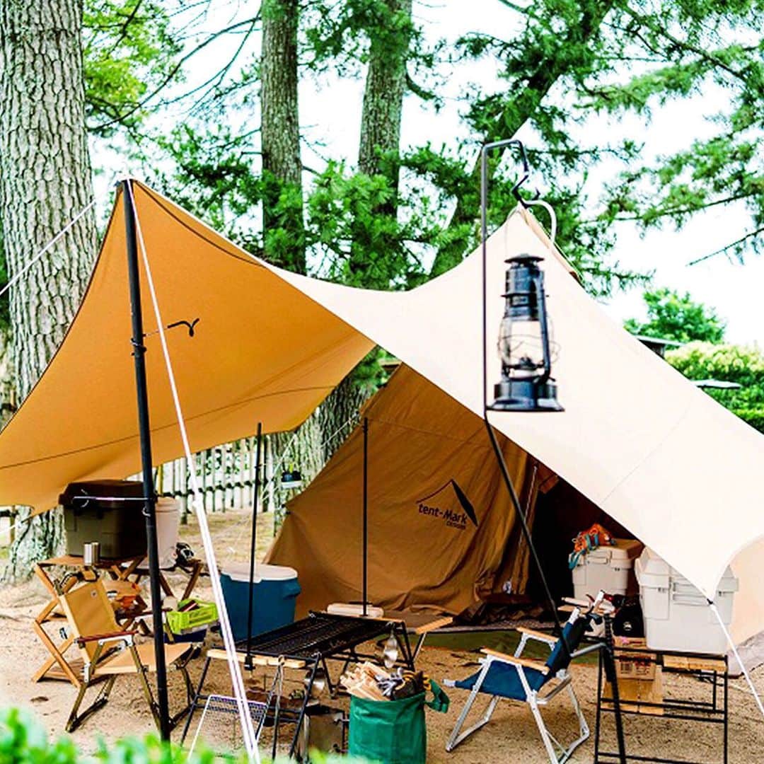 キャンプ情報サイト［ランタン］さんのインスタグラム写真 - (キャンプ情報サイト［ランタン］Instagram)「CAMP SMILE STYLE ／ キャンプは連泊でゆったりと！ 湖でのSUPと食事でキャンプをエンジョイ！ ＼ いろんなキャンパーのキャンプスタイルを現地取材と一般キャンパーからの投稿で数多く掲載してます。 . . 詳しくは @lantern.camp webサイトをご覧ください . . #camp #camping #outdoor #travel #trip #lantern_smile #nature #キャンプ #キャンプ用品 #キャンプギア #アウトドア #テント #自然 #旅行 #キャンプ初心者  #キャンプ好きな人と繋がりたい #camper #外遊び #LANTERN #キャンプレイアウト #秋キャンプ #冬キャンプ #coleman #tentmarkdesigns #deitz #テンマクデザイン #キャンプ道具 #ファミリーキャンプ #デイツランタン #キャンプ好き」2月27日 18時04分 - lantern.camp