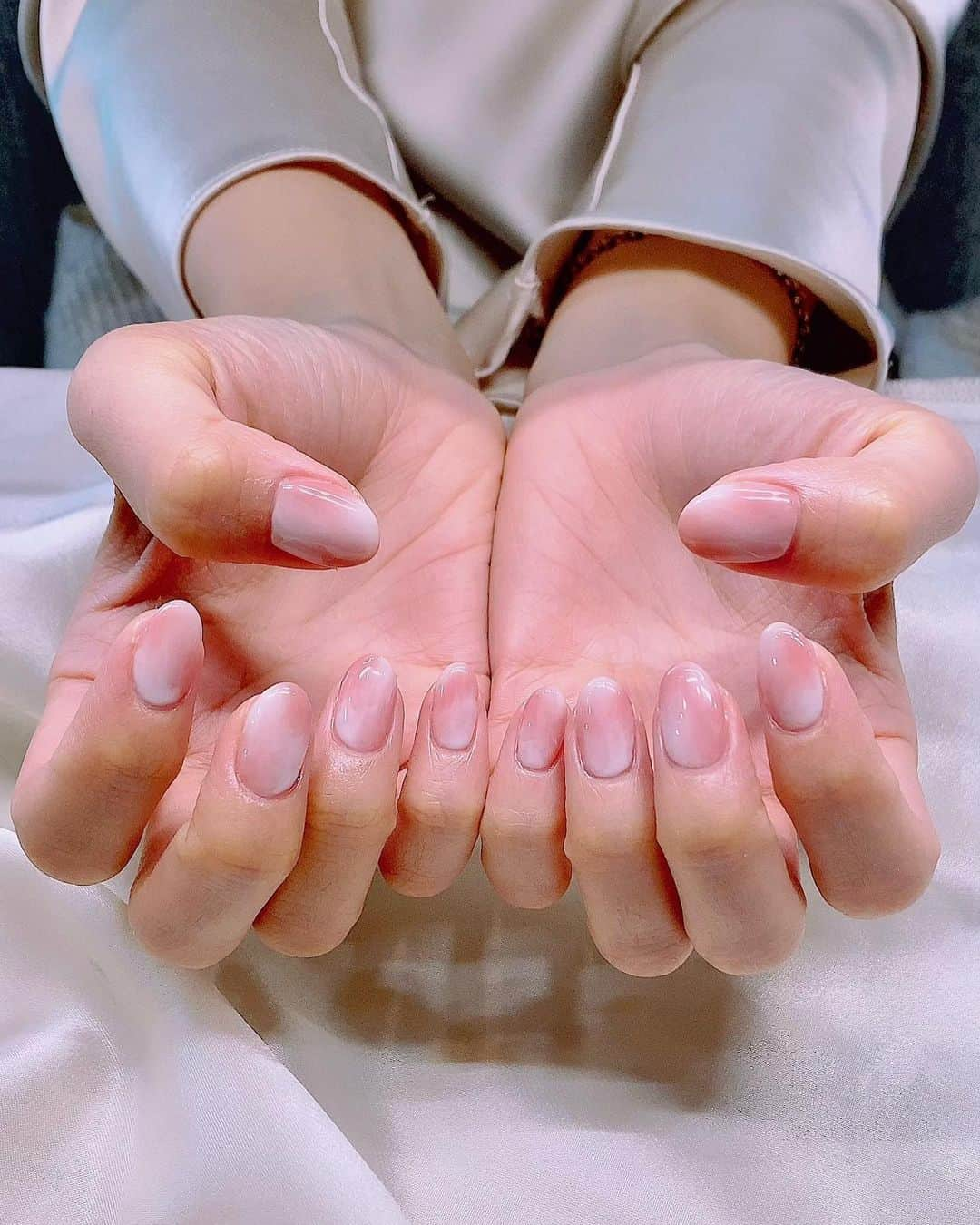 五條まりなさんのインスタグラム写真 - (五條まりなInstagram)「﻿ 　﻿ いちごみるくネイル🍓💅💕﻿ かっわいいいいい🥺﻿ 　﻿ ホワイトとピンクの割合が完璧すぎて天才🥲💞﻿ あこ氏天才！！！﻿ 　﻿ フォロワーさんも何人も通ってくれてるみたいで、癒し系あこ氏ネイルを共有出来てるの嬉しすぎる😭❤️﻿ ﻿ ﻿ ﻿ 💅： @aco.gypso_ayk ﻿ 　﻿ ﻿ 　﻿ ﻿ #nail#nailstagram#nailart#gelnails#naildesign#artwork#代々木ネイルサロン#新宿ネイルサロン#渋谷ネイルサロン#ニュアンスネイル#トレンドネイル#ちゅるんネイル#ミラーフレンチ#シンプルネイル#春ネイル#いちごみるくネイル」2月27日 18時24分 - marina.gojo